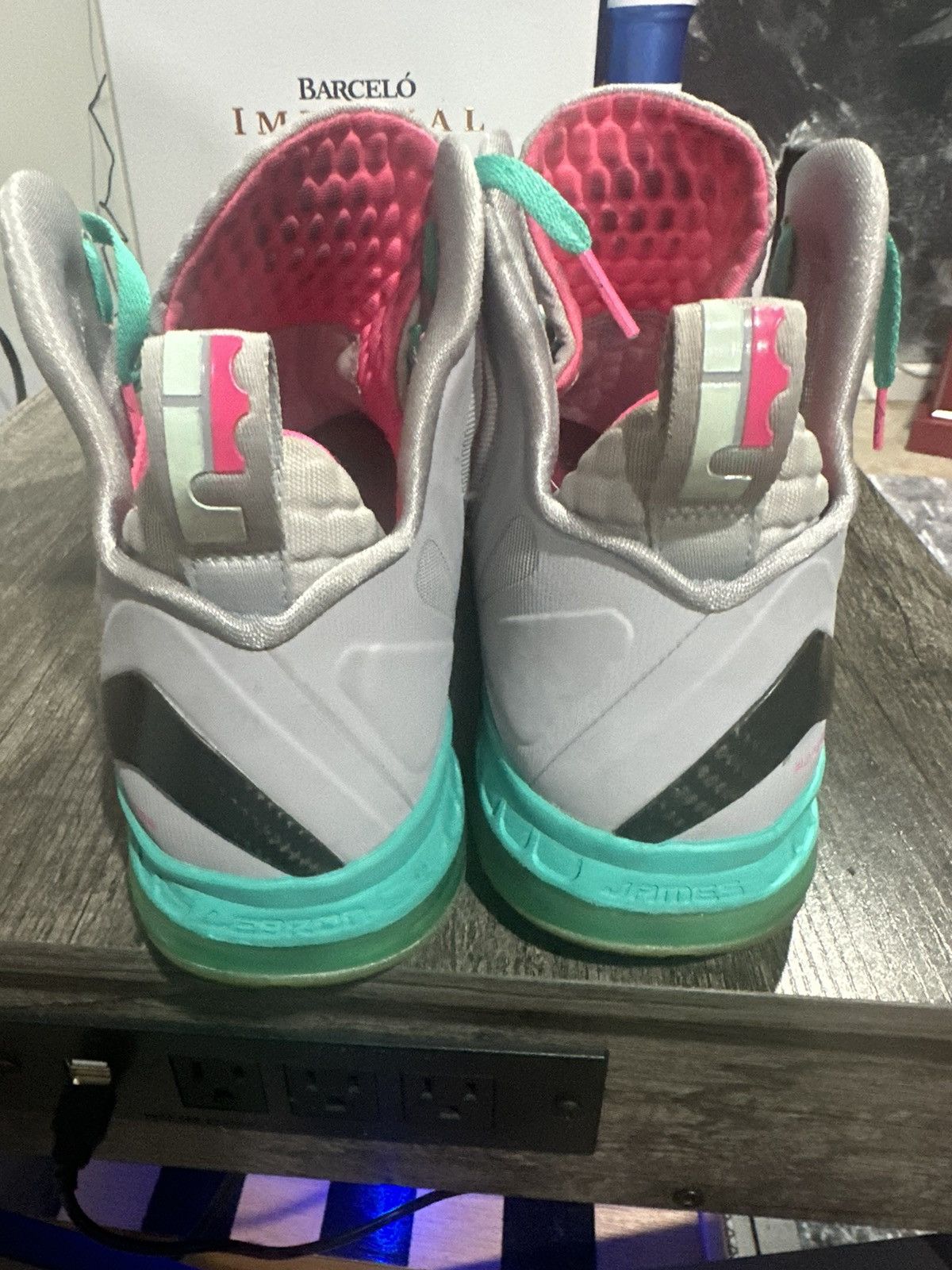 Nike Retro South Beach 9 Lebrons Size US 9.5 / EU 42-43 - 3 Thumbnail