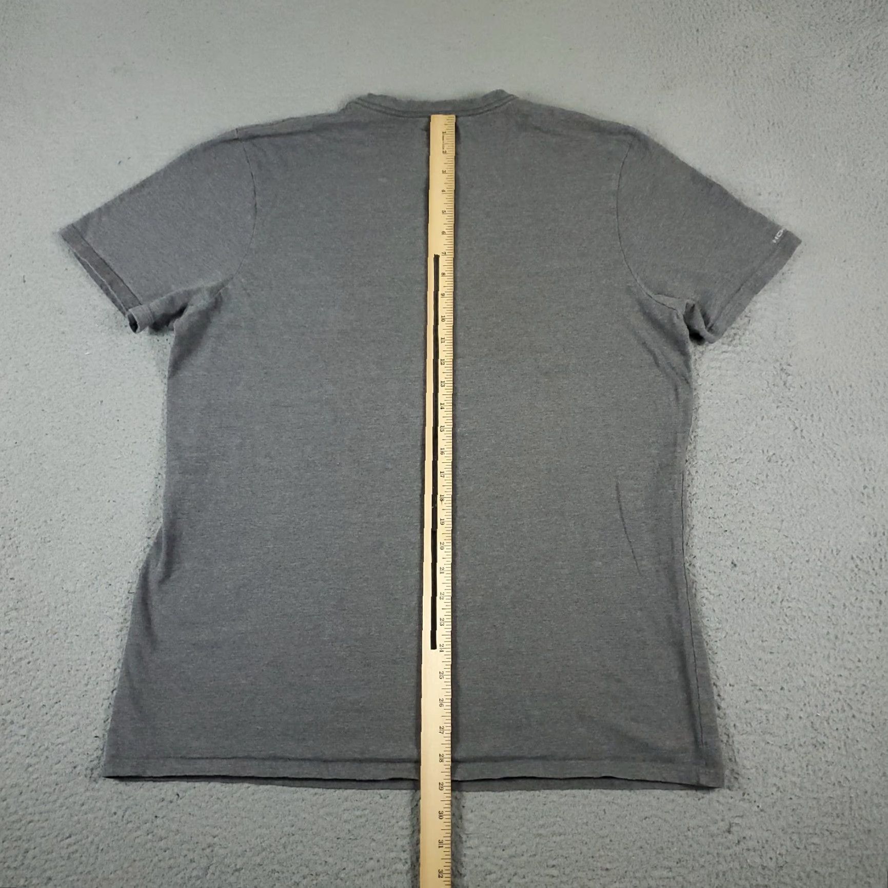 Under Armour UNDER ARMOUR T-SHIRT Mens Large Gray Short Sleeve Crew Neck Logo Adult Fitness Sports Shirt 90s Modern Classic Mens Size US L / EU 52-54 / 3 - 4 Thumbnail