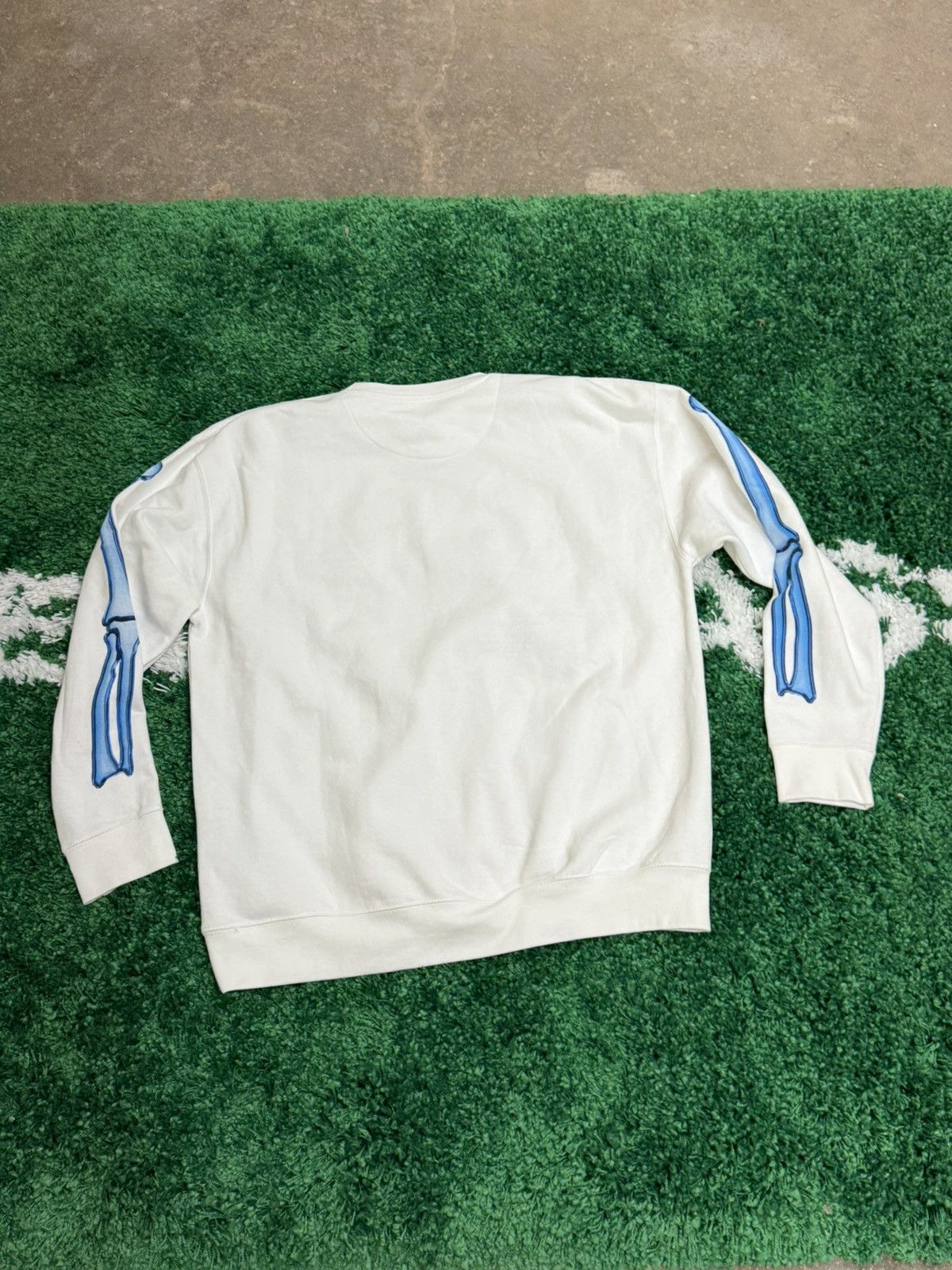Other Bad Bunny El Ultimo Tour Del Mundo Skeleton Sweatshirt XL Size US XL / EU 56 / 4 - 7 Thumbnail
