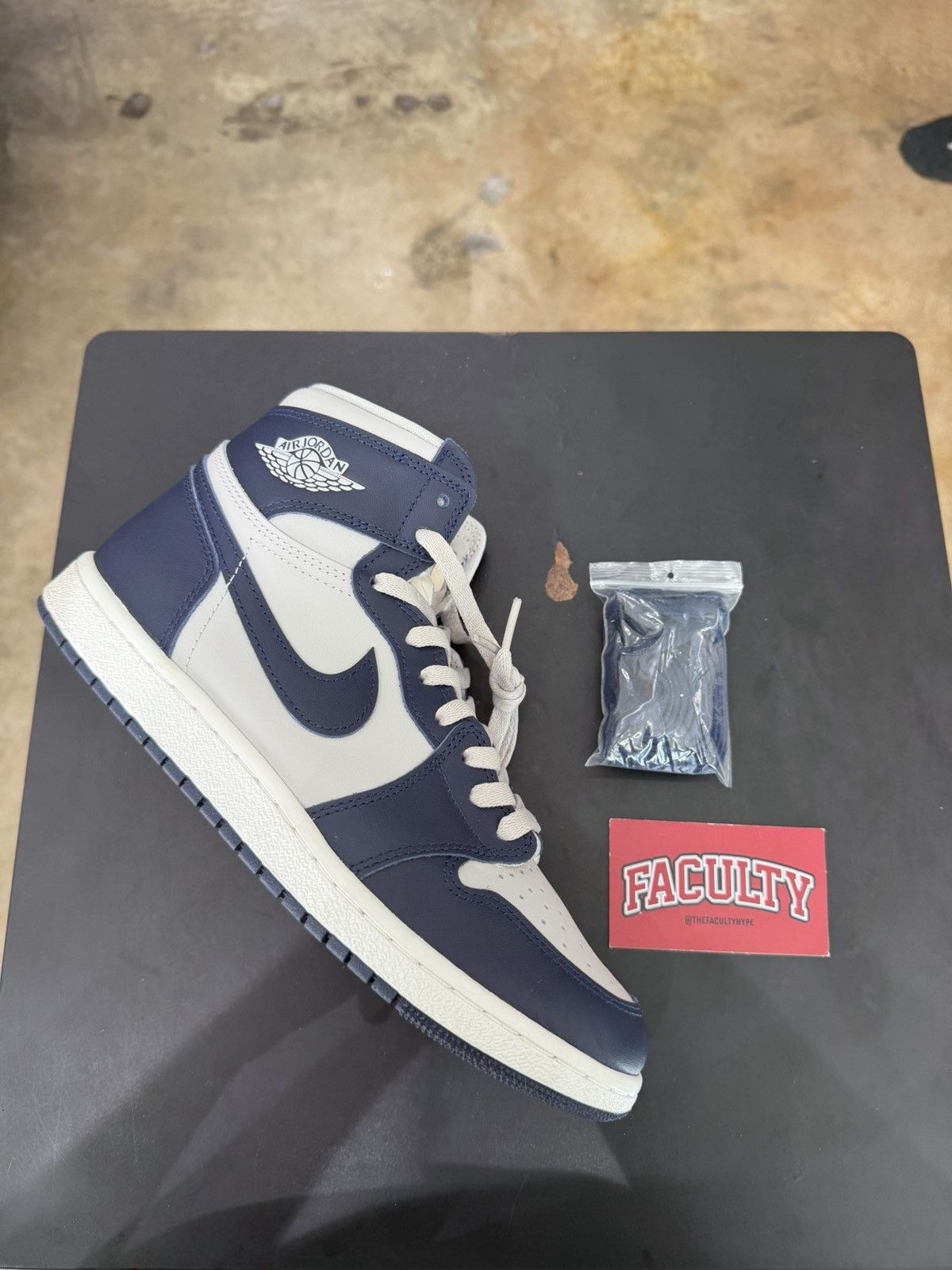 Jordan Brand Air Jordan 1 High Georgetown Size 9 (2022) Size US 9 / EU 42 - 11 Thumbnail