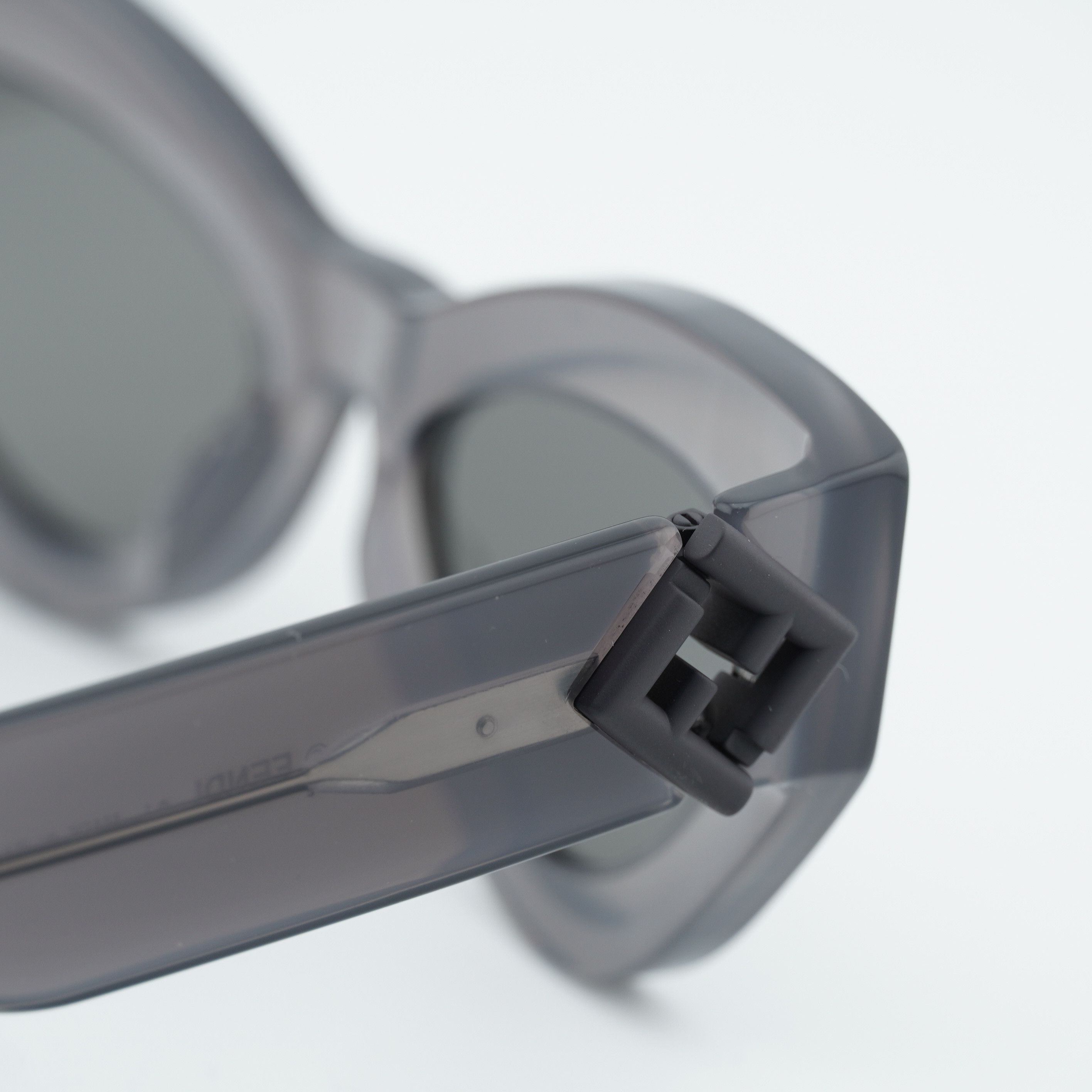 Fendi Fendi FE40146I 20A Sunglasses Grey Cat Eye Frame, Smoke Lens Size ONE SIZE - 6 Thumbnail