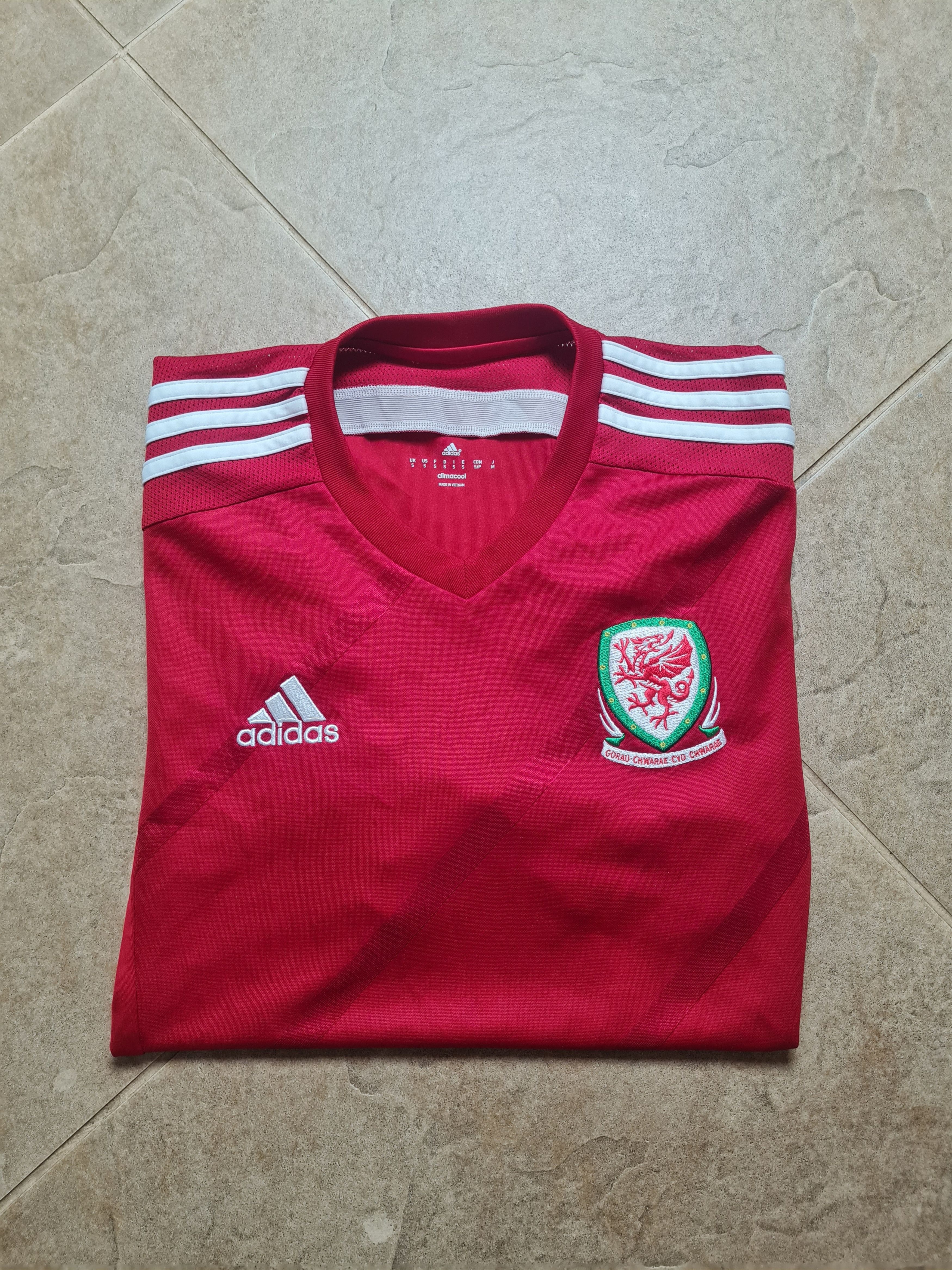 Adidas FOOTBALL SOCCER SHIRT JERSEY ADIDAS MEN'S WALES 2013/2014 Size US S / EU 44-46 / 1 - 21 Thumbnail