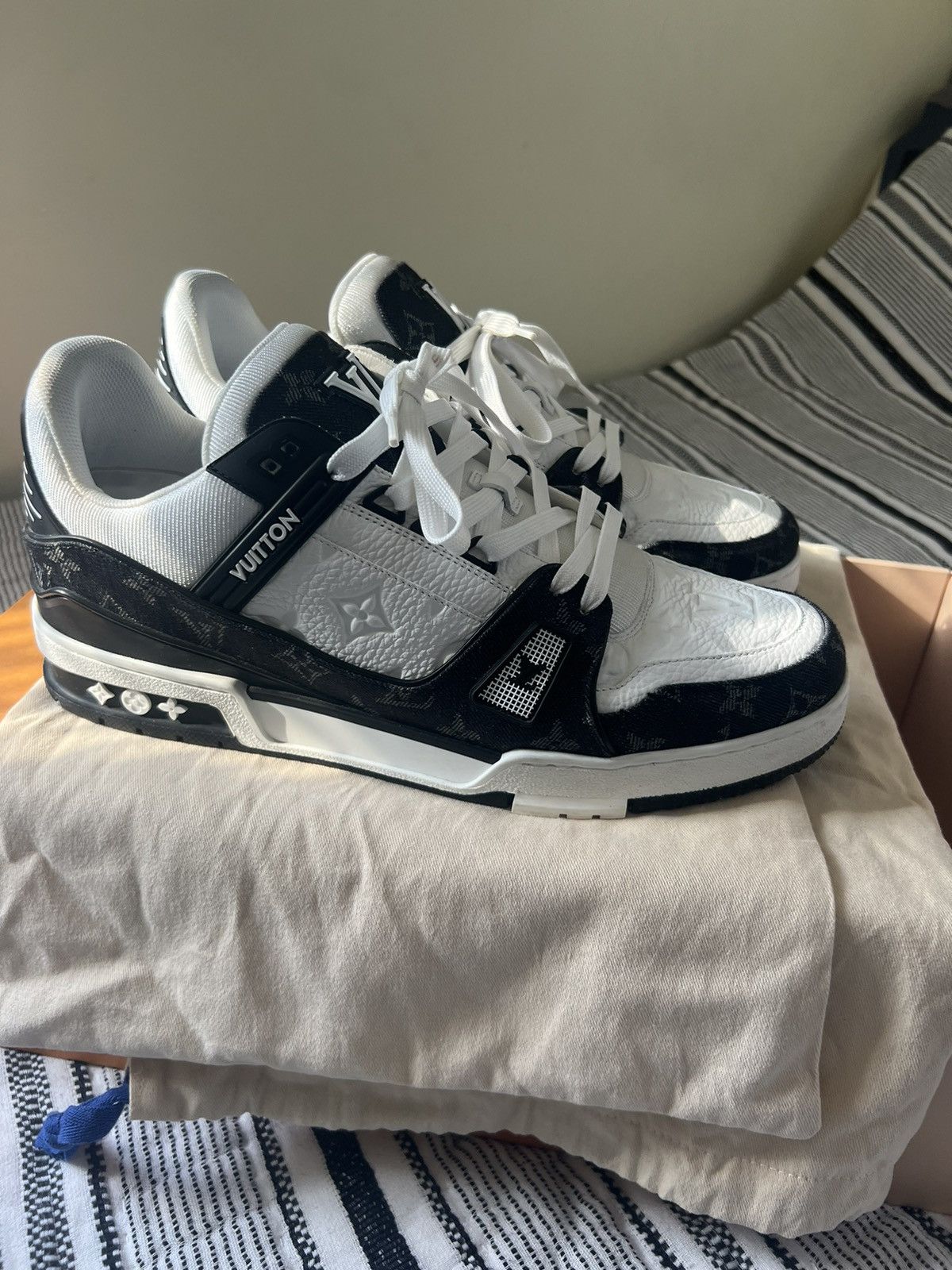 Louis Vuitton LV Trainer Black/White | Grailed