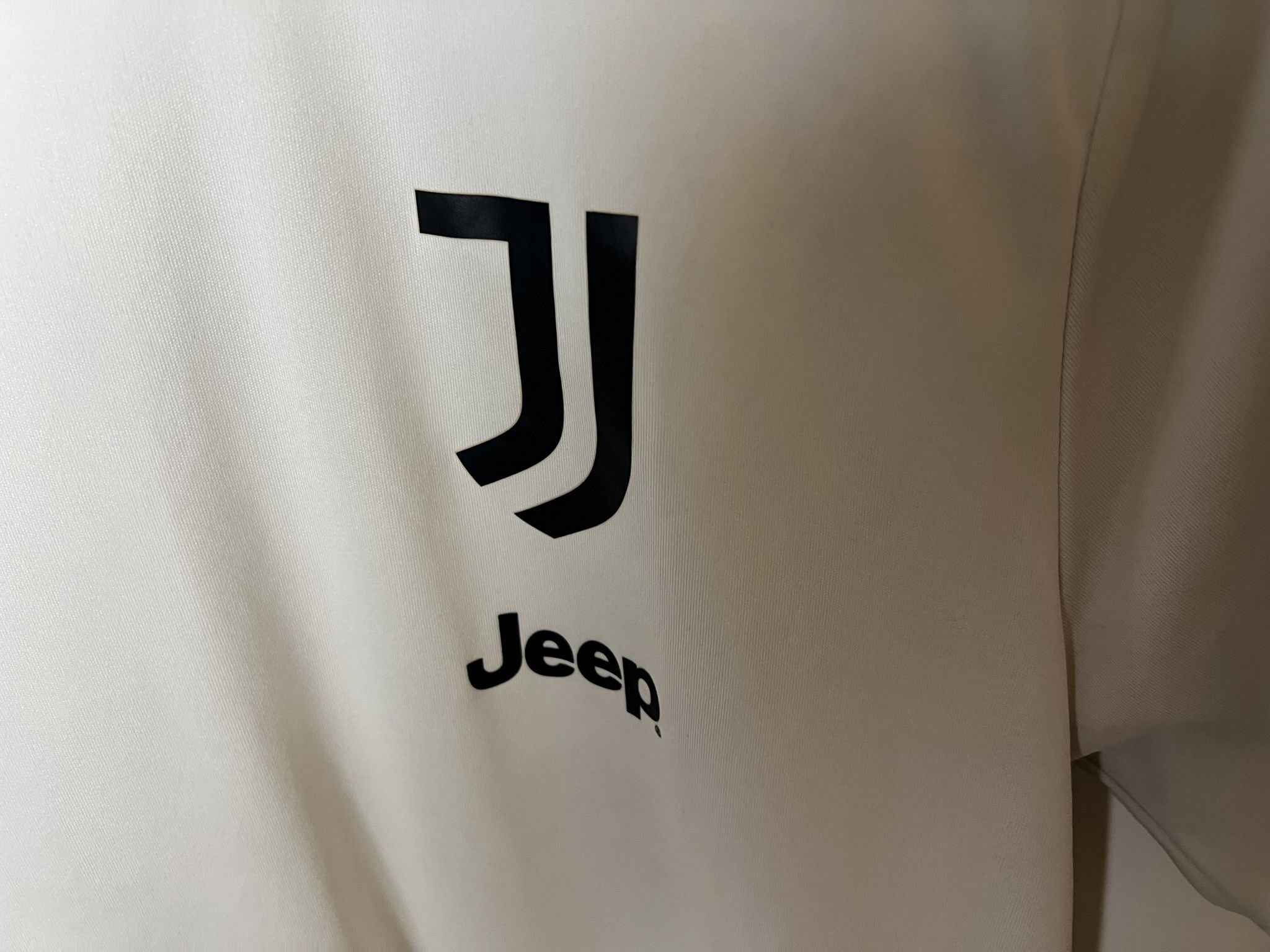 Adidas JUVENTUS 2020 2021 TRAINING FOOTBALL SHIRT SOCCER JERSEY Size US M / EU 48-50 / 2 - 3 Thumbnail