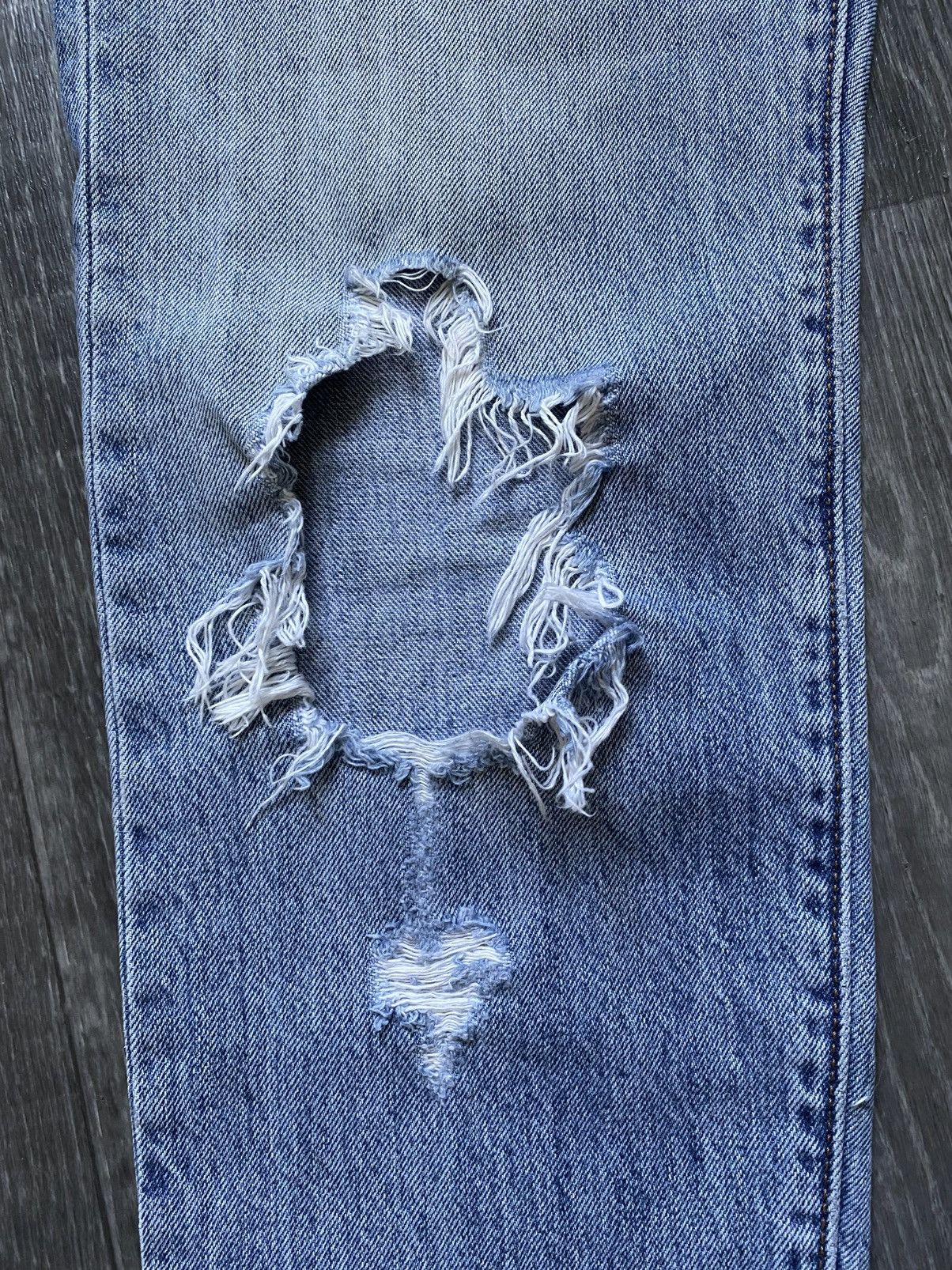 Levi's Vintage Clothing Levi’s Customized Tapered 501 CT Torn Distressed Jeans Denim Size 26" / US 2 / IT 38 - 7 Thumbnail