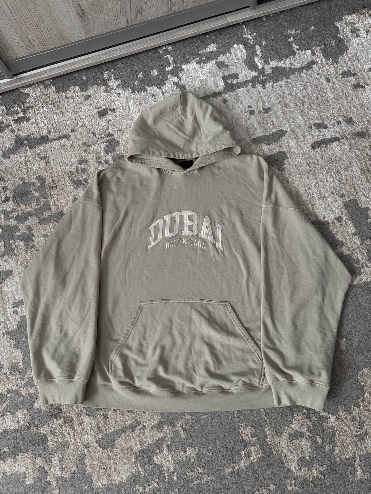 Balenciaga Balenciaga Cities Dubai Wide-fit Hoodie Size US L / EU 52-54 / 3 - 1 Thumbnail