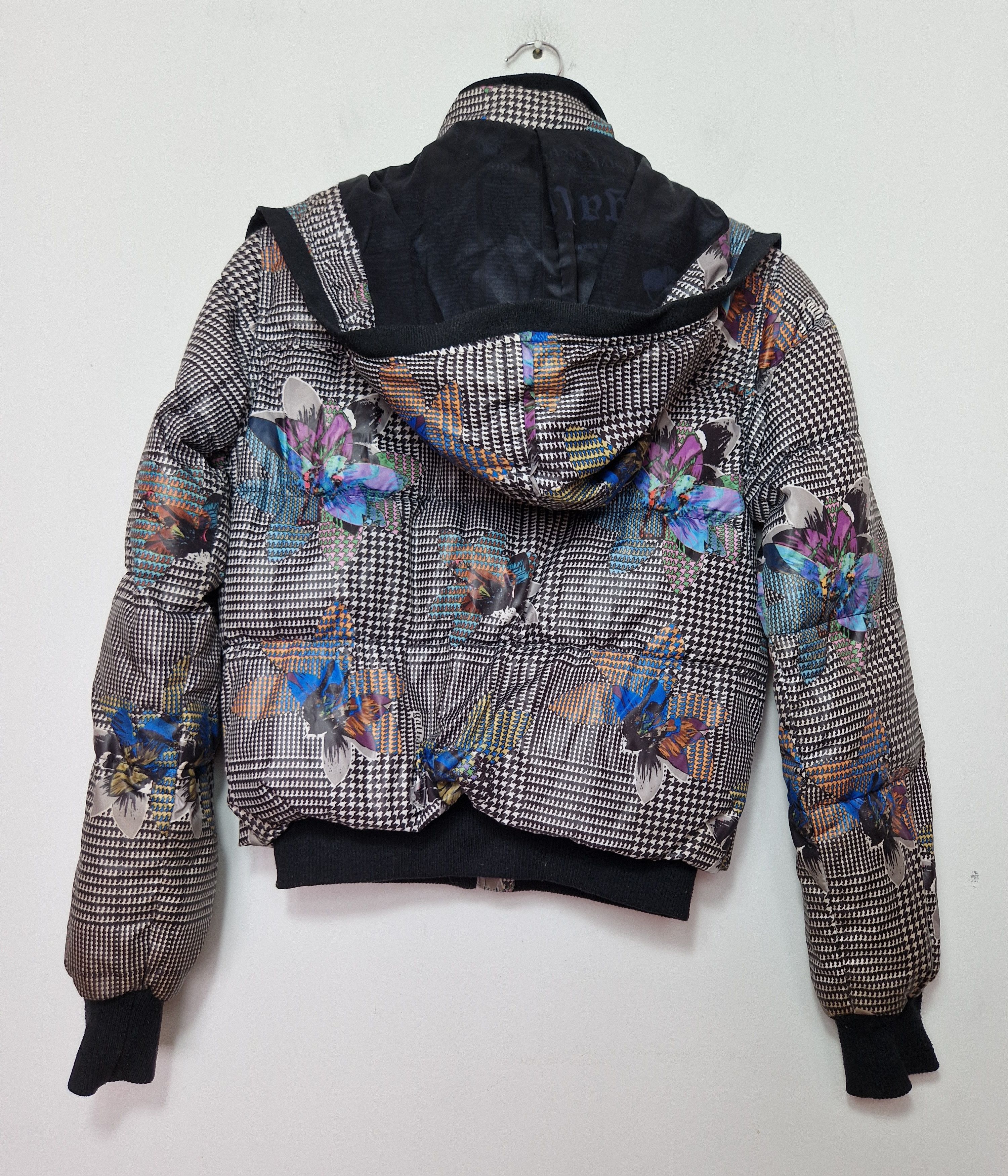 John Galliano × Vintage John Galliano vintage y2k gazette newspaper puffer Size S / US 4 / IT 40 - 7 Thumbnail