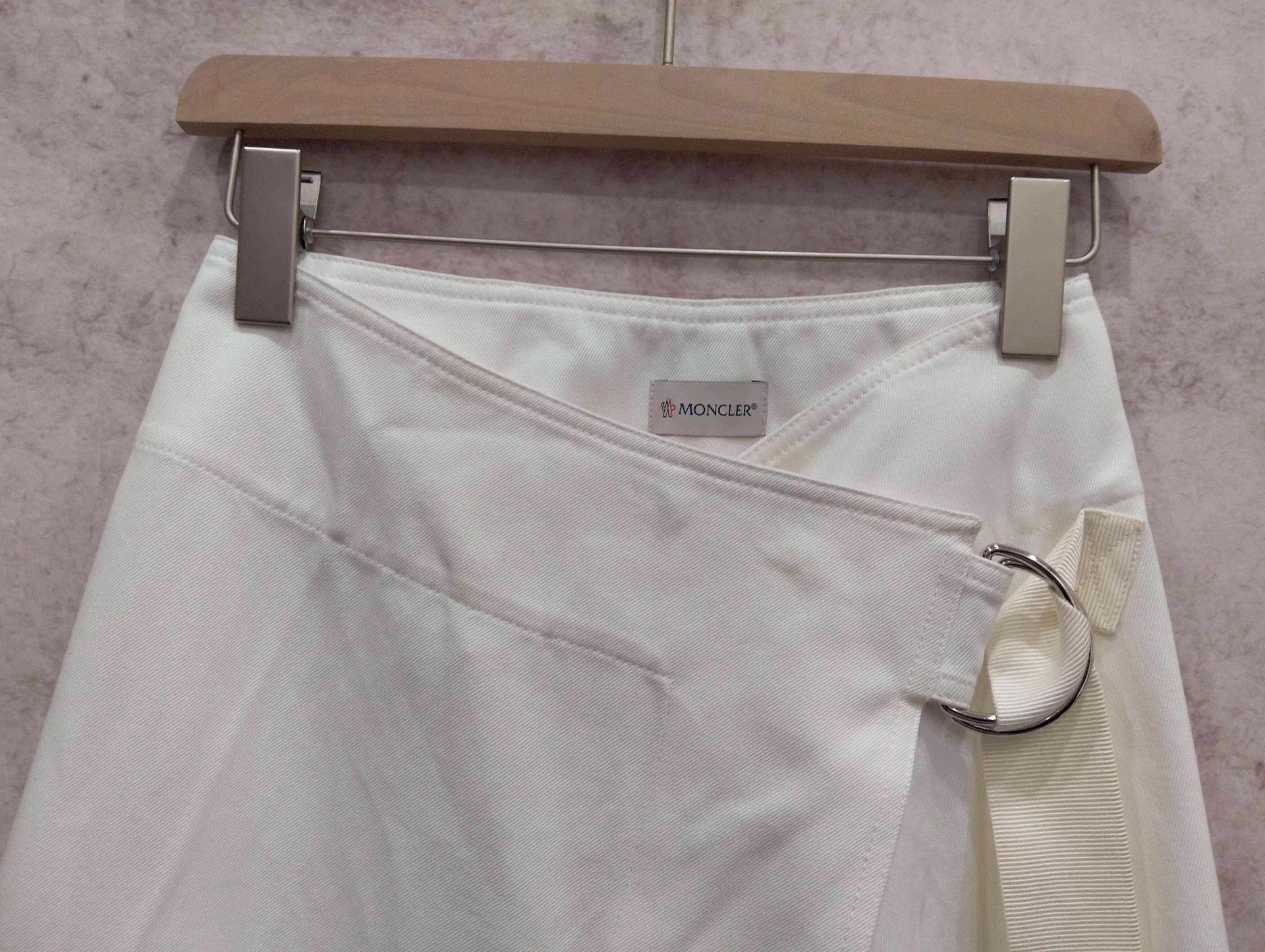 Moncler Moncler White 95 New Skirt 38 Size 27" / US 4 / IT 40 - 6 Thumbnail