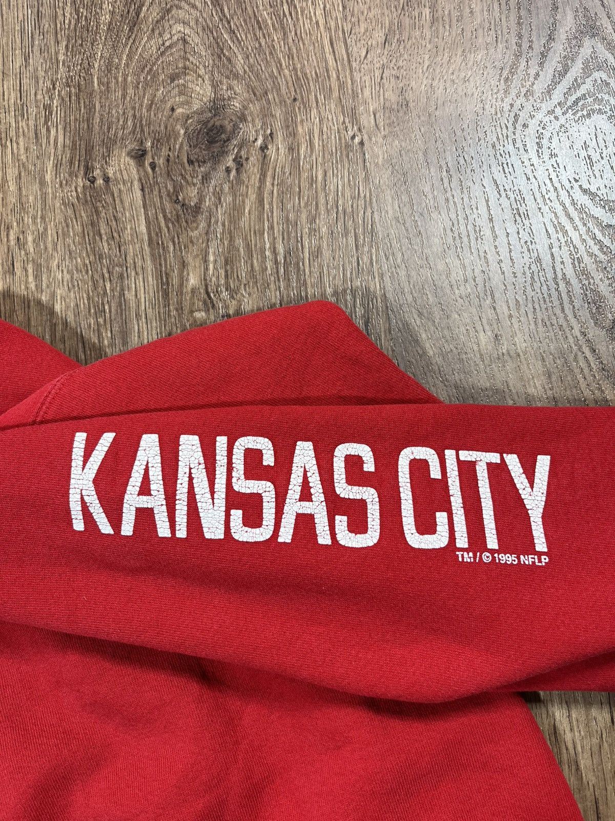 Vintage Vintage 1995NFLP Kansas City Chiefs Sweatshirt Size US L / EU 52-54 / 3 - 8 Thumbnail