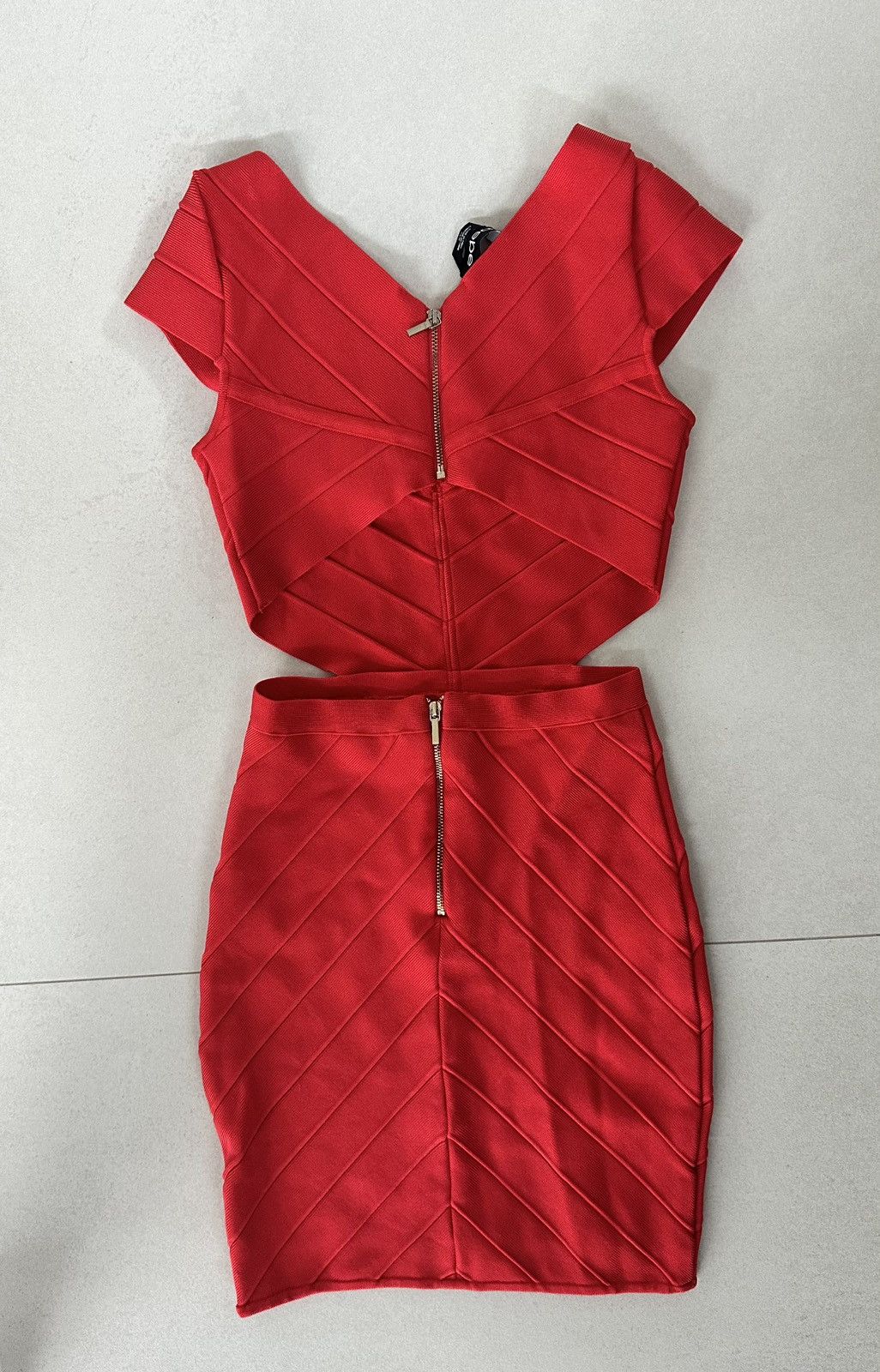 Bebe BEBE RED HIBISCUS BANDAGE CUTOUT MYA MITRED DRESS SIZE XS Size XS / US 0-2 / IT 36-38 - 7 Thumbnail
