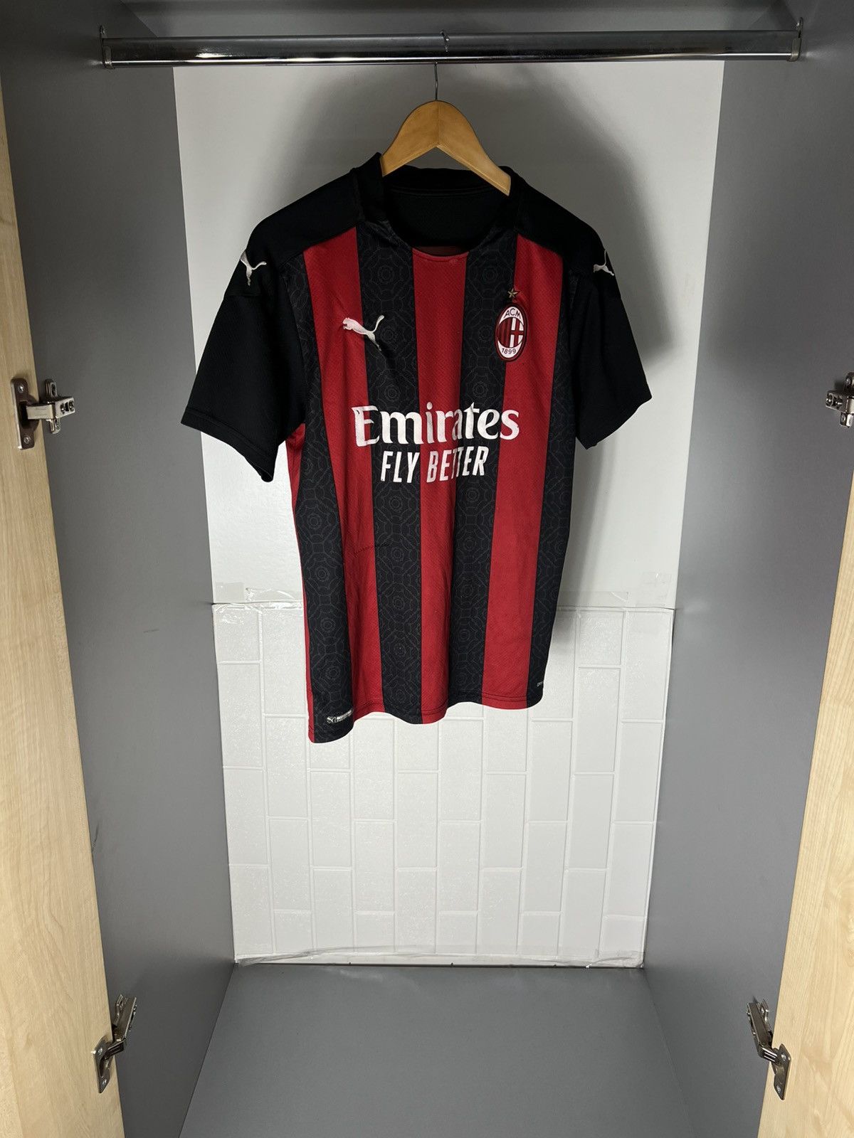 Puma VINTAGE PUMA FC AC MILAN INTER ITALY SOCCER JERSEY Y2K 90s Size US M / EU 48-50 / 2 - 3 Thumbnail
