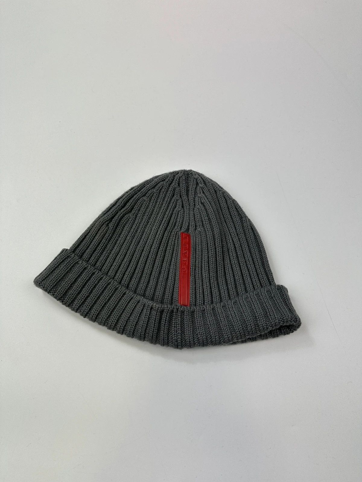 美品 00s PRADA SPORTS WOOL LOGO BEANIE Prada Prada Sport 00s Beanie Wool Hat Red Label Logo | Grailed