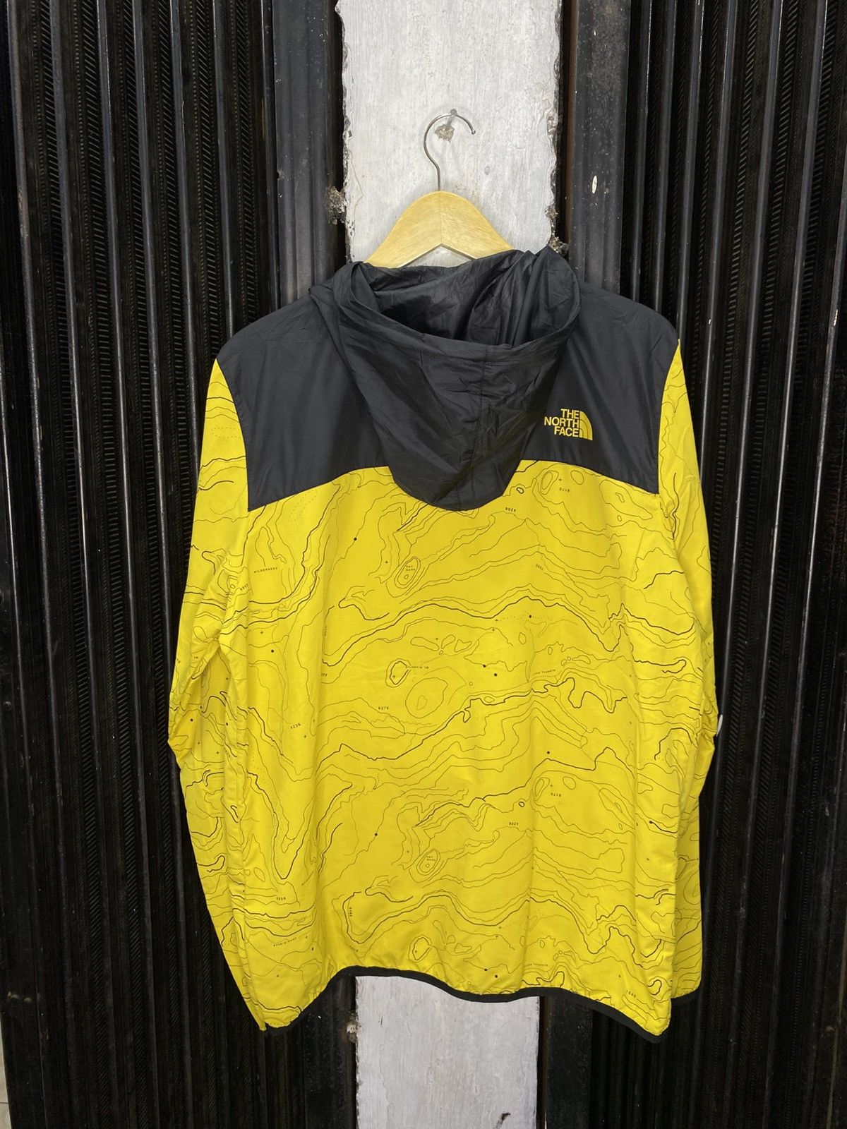 The North Face The north face x UO Fanorak jacket yellow black topography Size US M / EU 48-50 / 2 - 8 Thumbnail
