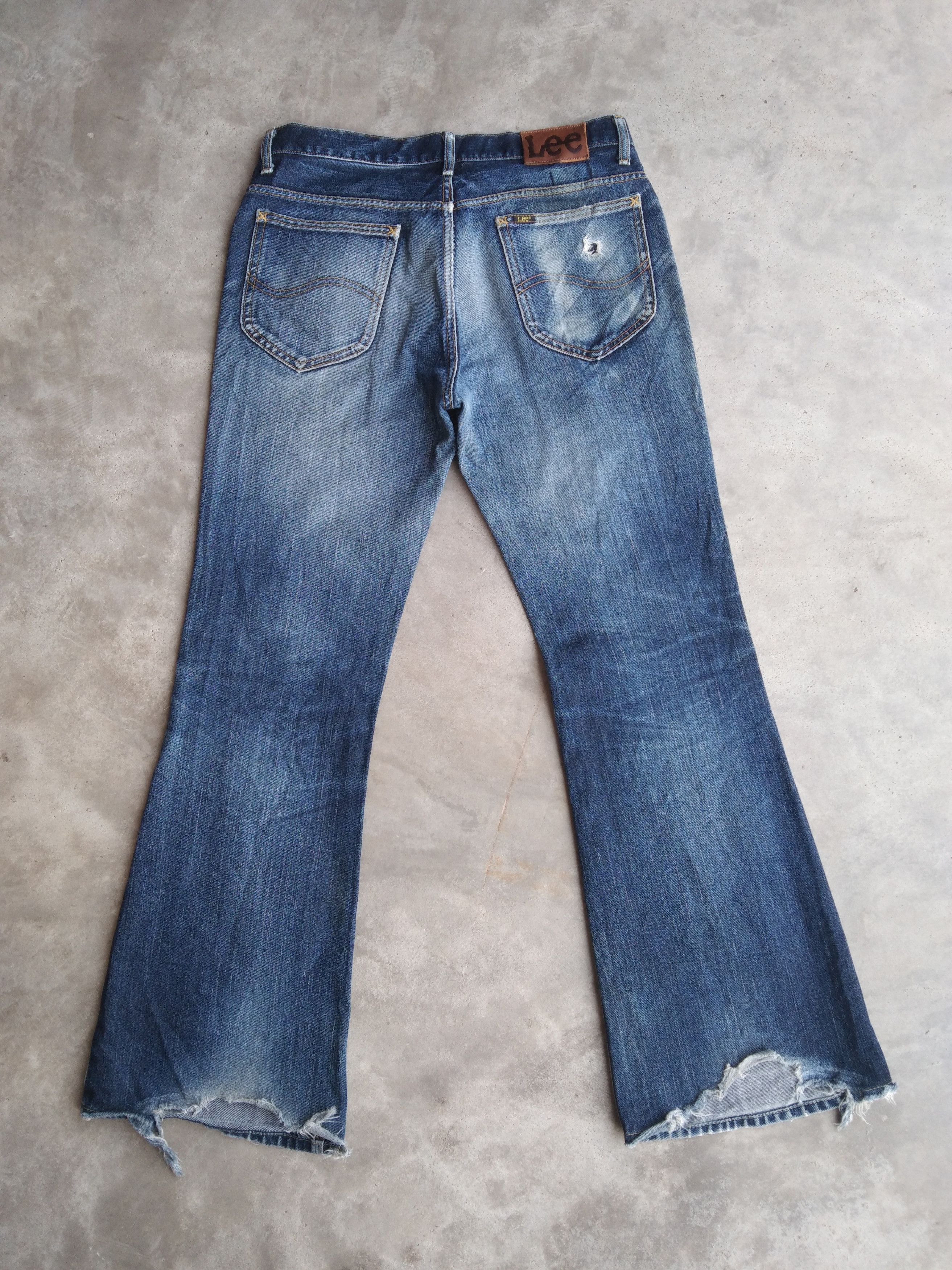 Vintage Vintage Lee Riders Flared Distressed Jeans 32x31 Size US 32 / EU 48 - 2 Thumbnail