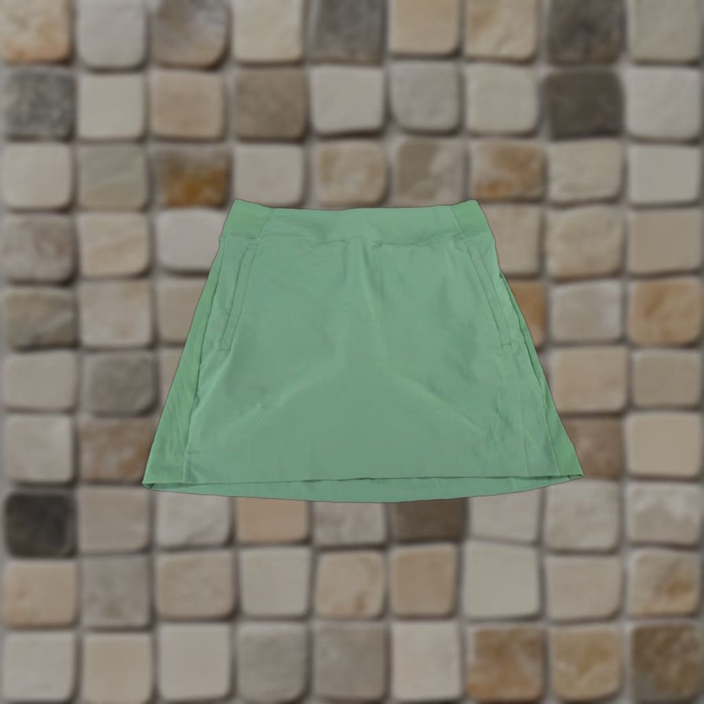 Athleta Athleta Skort Womens 4 Green 16" Solid Polyester Spandex Size 27" / US 4 / IT 40 - 1 Thumbnail