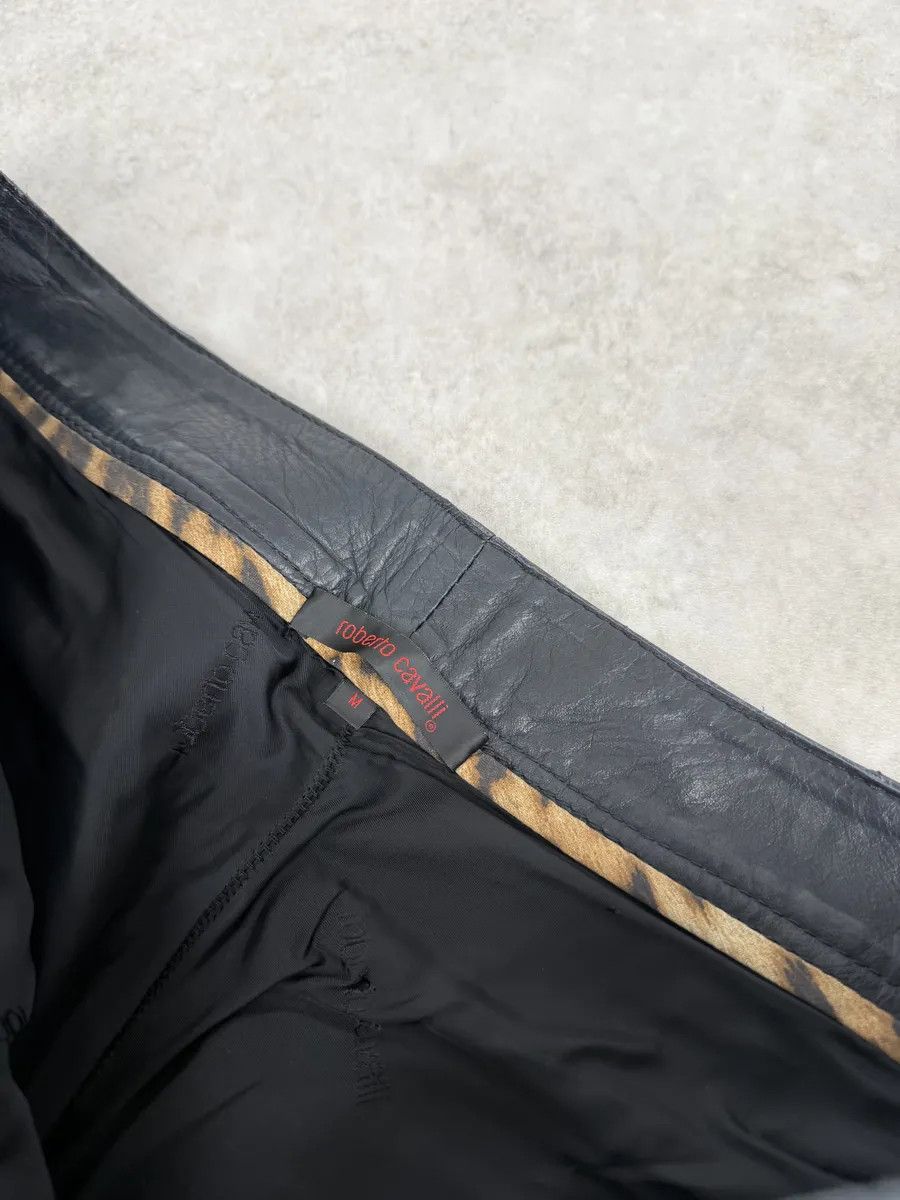 Roberto Cavalli AW2003 Roberto Cavalli Biker Navy Padded Leather Pants Size US 32 / EU 48 - 8 Thumbnail