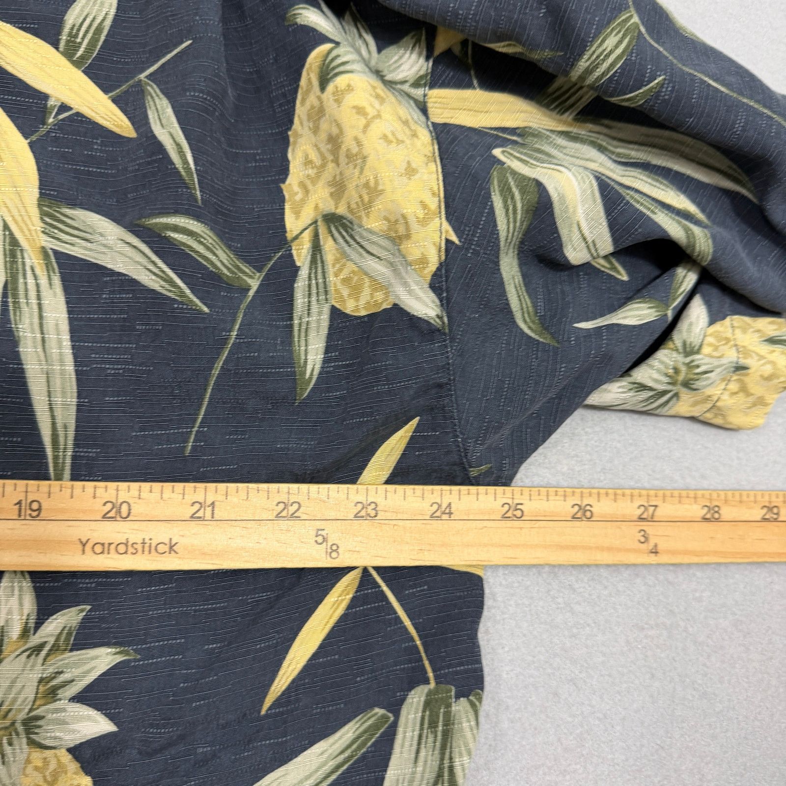 Tommy Bahama Tommy Bahama Hawaiian Shirt Men's XL Pineapple Floral Silk Size US XL / EU 56 / 4 - 6 Thumbnail