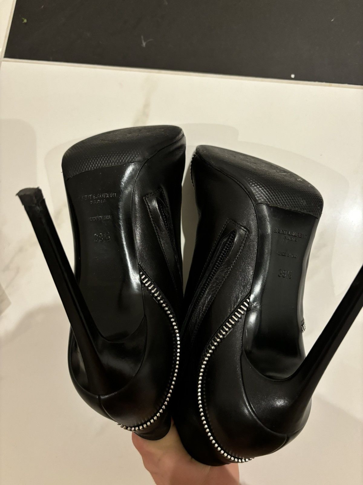 Yves Saint Laurent Saint Laurent Ankle Boots in 38.5 Size US 8.5 / IT 38.5 - 7 Thumbnail