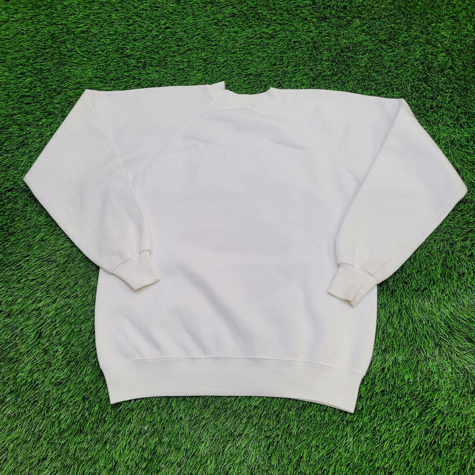 Hanes Vintage 1991 Comics and DA-Kind Sweatshirt Large 21x24 White Size US L / EU 52-54 / 3 - 2 Thumbnail