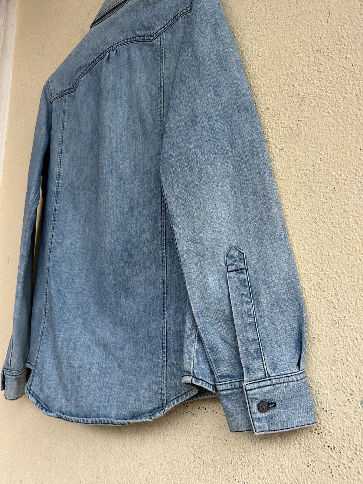 A.P.C. A.P.C Buttons Up Denim Shirt Size US S / EU 44-46 / 1 - 6 Thumbnail