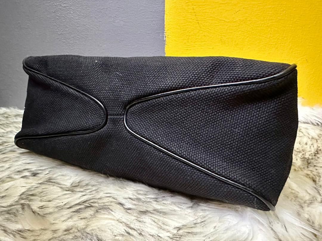 Gucci Authentic Gucci Canvas Wooden Handle Hobo Bag Size ONE SIZE - 4 Thumbnail
