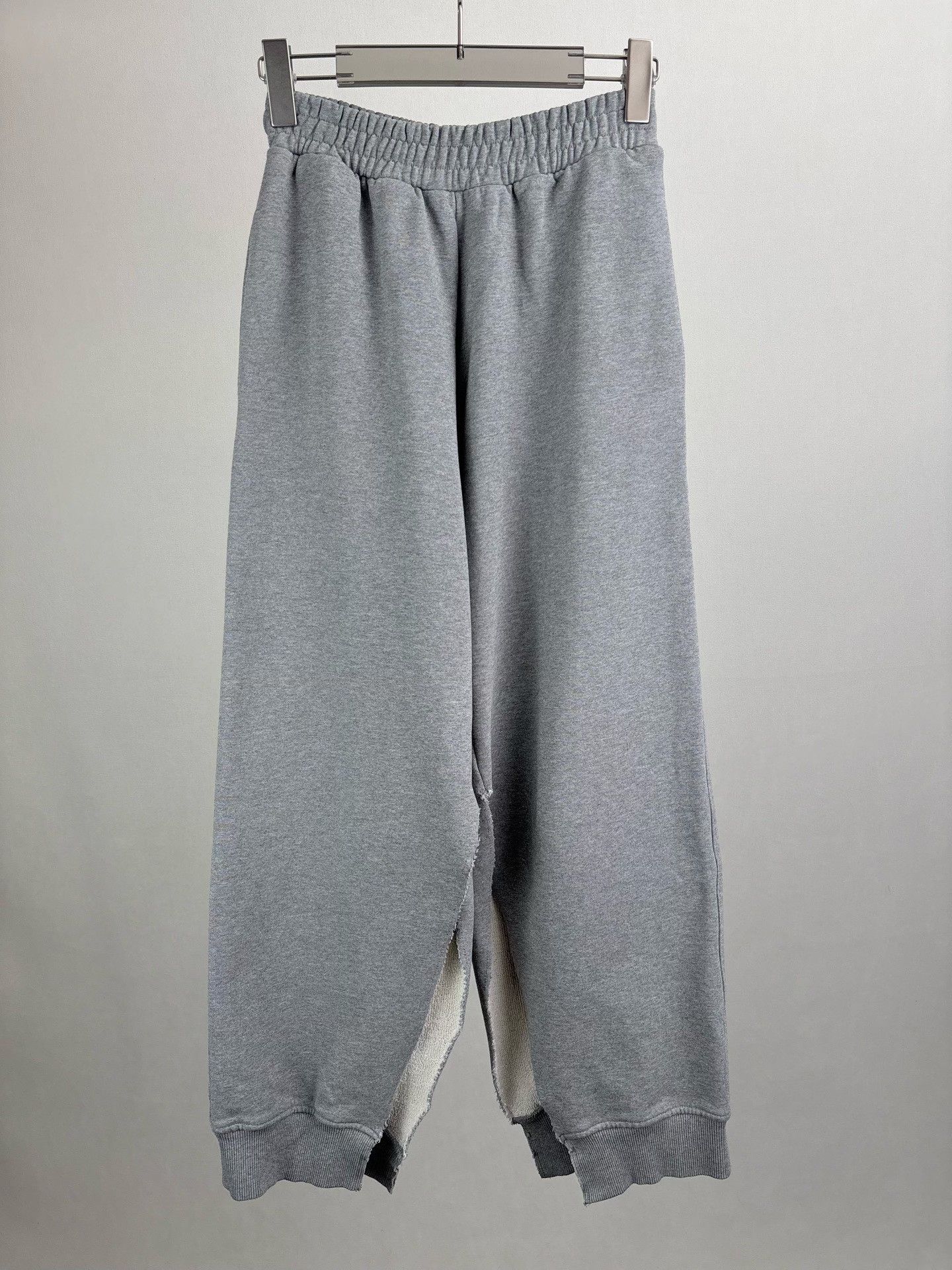 Maison Margiela MAISON MARGIELA Gray Split-Hem Sweatpants Size 22" - 1 Thumbnail