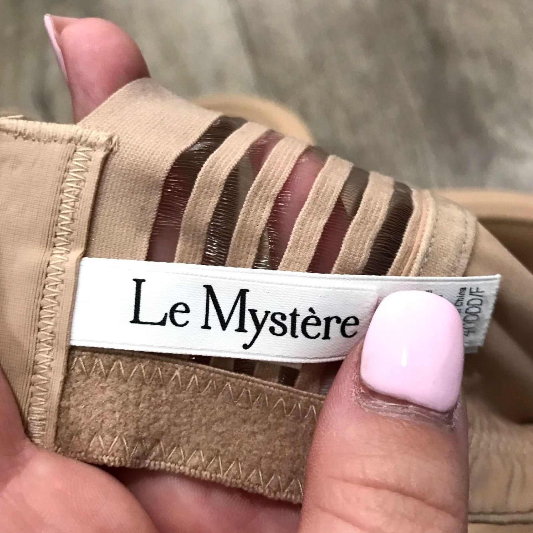 Vintage Le Mystere Beige Full Coverage Bra 40DDD/F T-Shirt Bra Underwired Hook & Eye Nylon Spandex Polyester Knit Size ONE SIZE - 4 Thumbnail