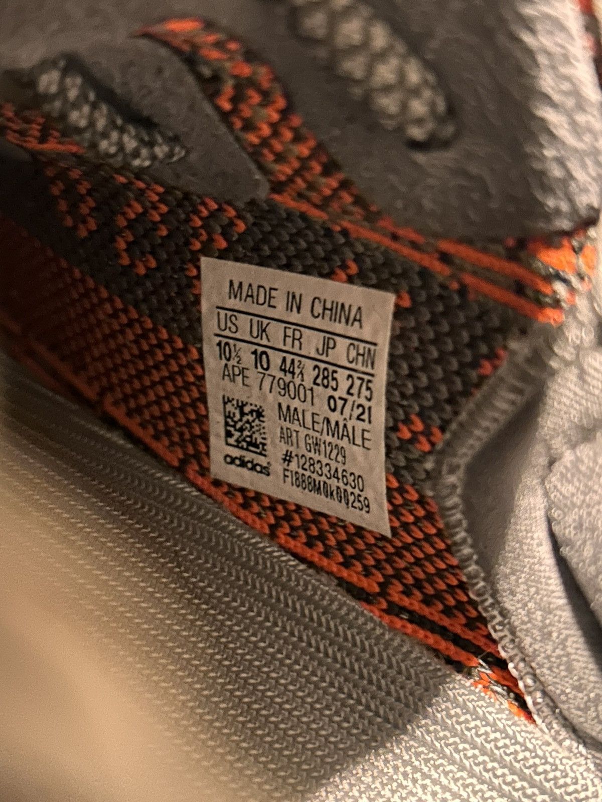 Yeezy yzy 350 beluga Size US 10.5 / EU 43-44 - 3 Thumbnail