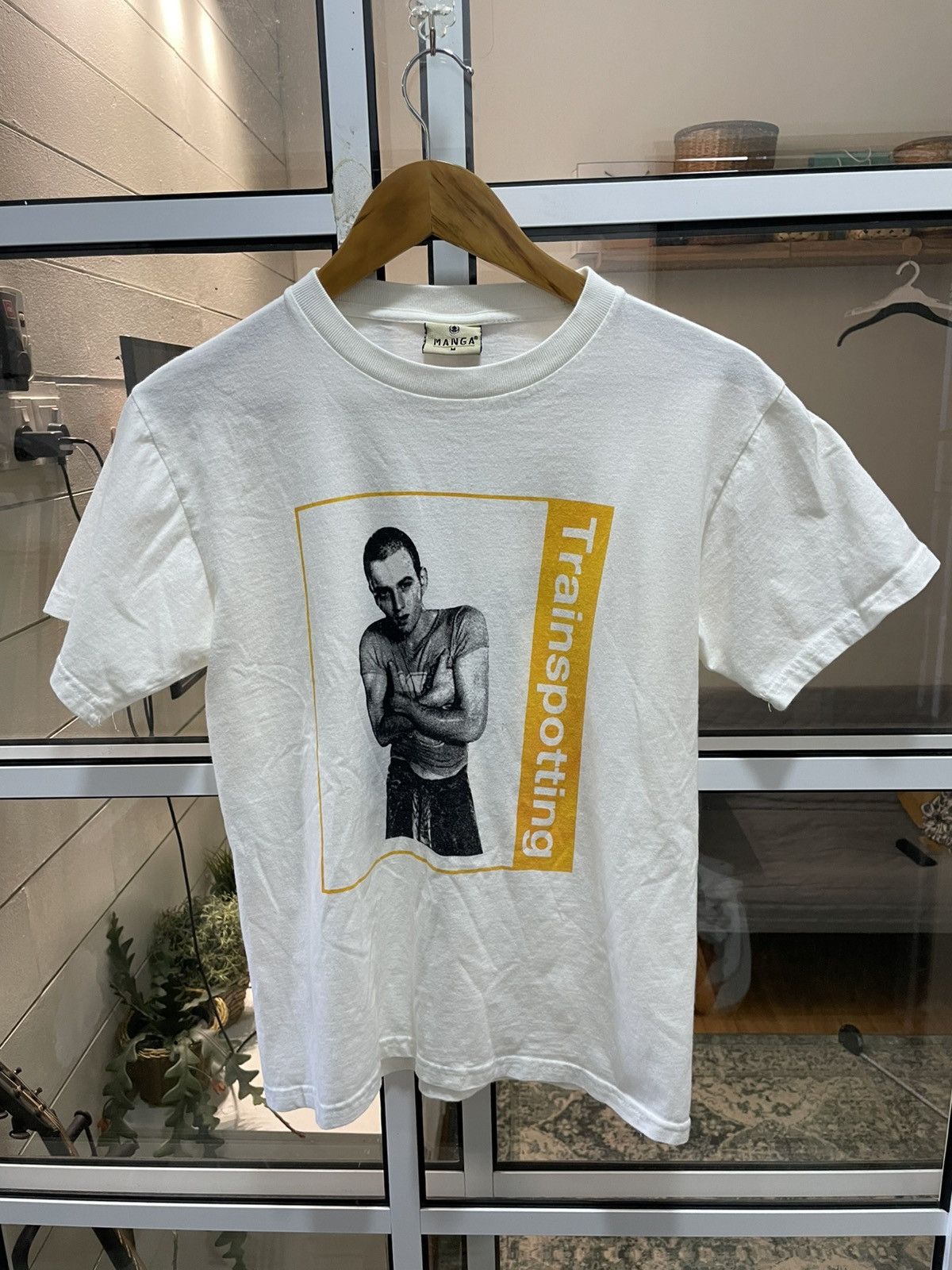 Vintage Vintage Trainspotting Movie Mark Renton 05 T-Shirt (Manga) Size US S / EU 44-46 / 1 - 9 Thumbnail