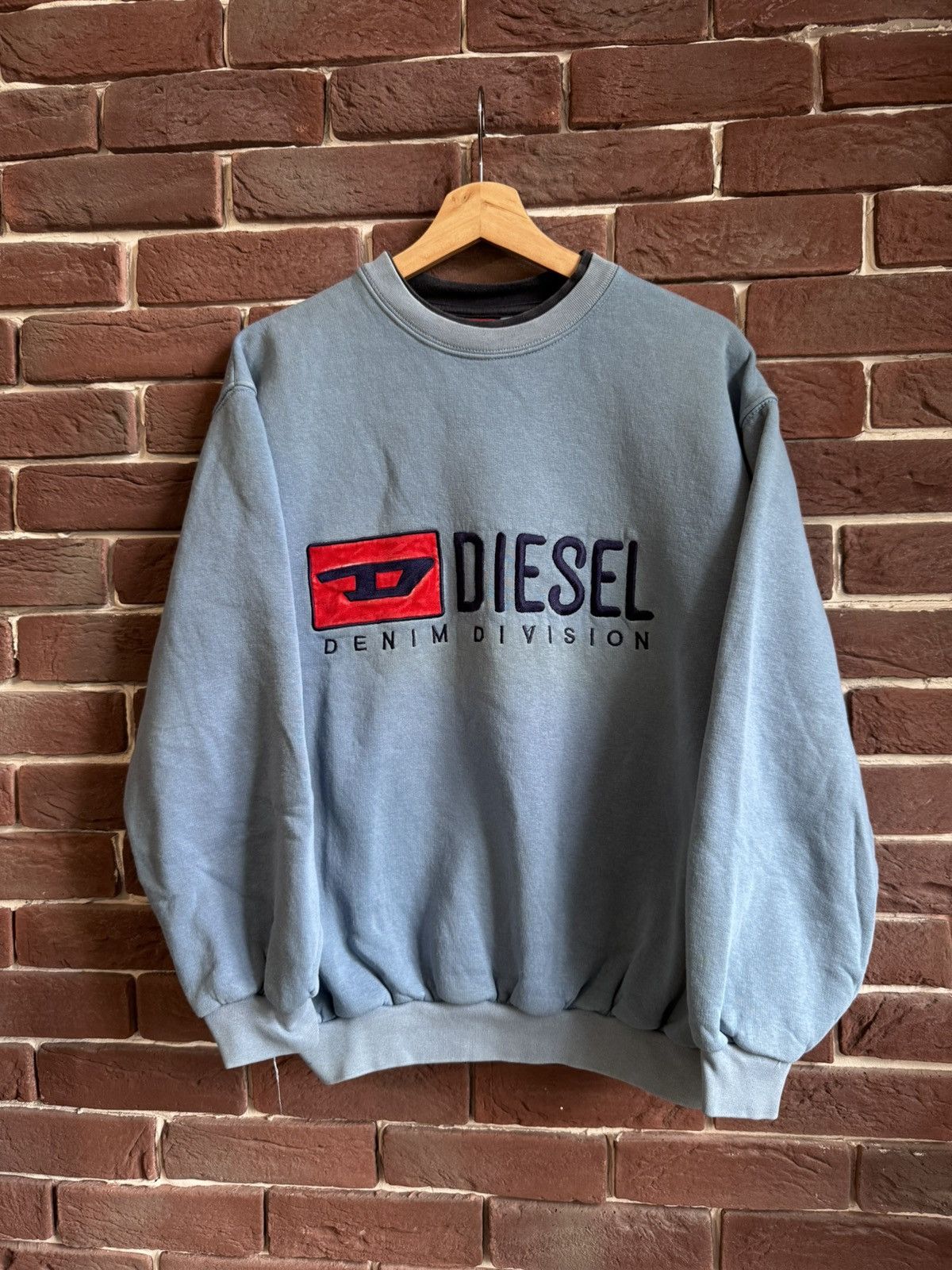 Diesel Diesel sweatshirt vintage big logo crew neck blue 90s Size US S / EU 44-46 / 1 - 1 Thumbnail