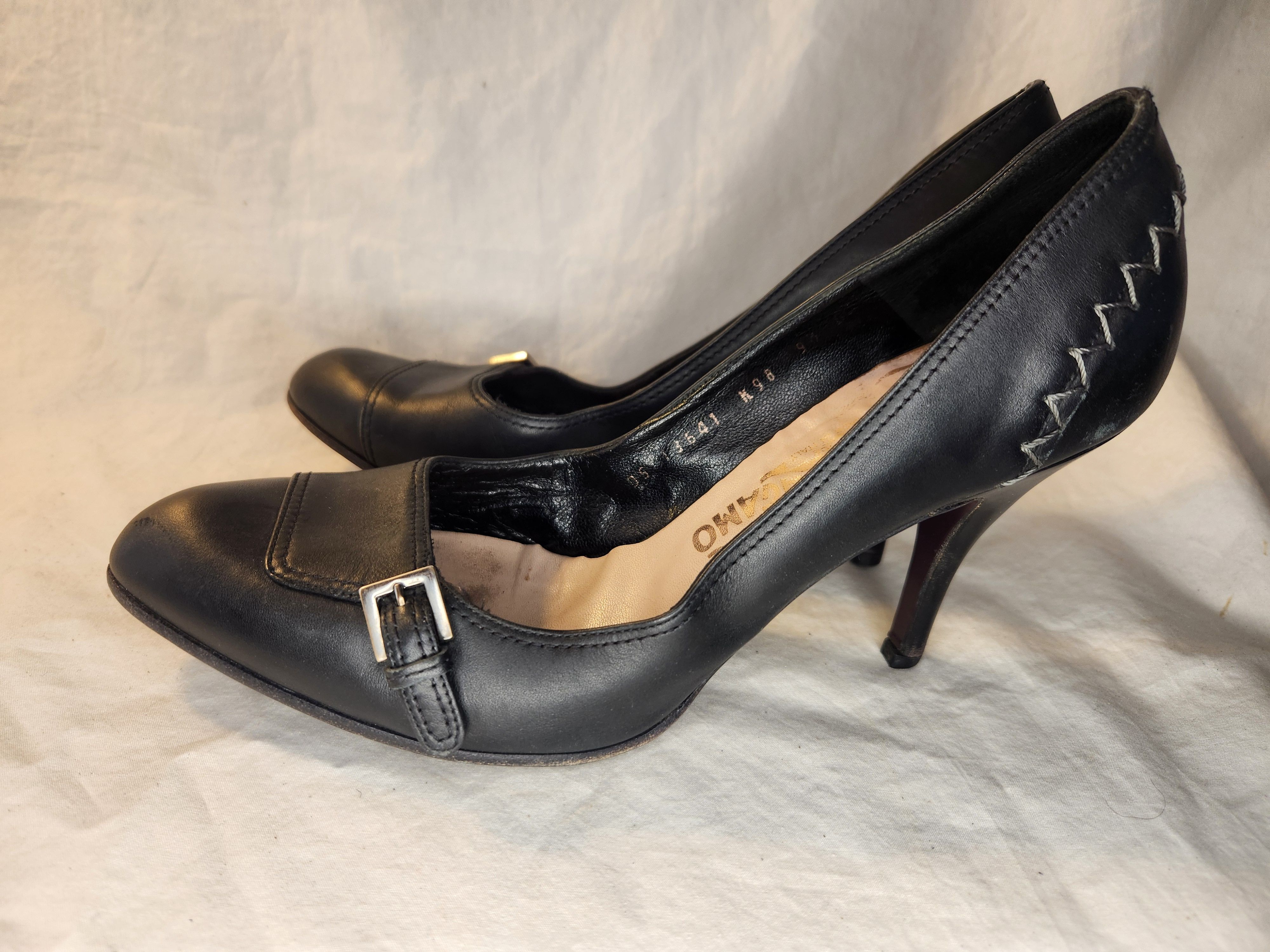 Salvatore Ferragamo CLASSIC PUMP BUCKLE VARA Size US 9.5 / IT 39.5 - 3 Thumbnail