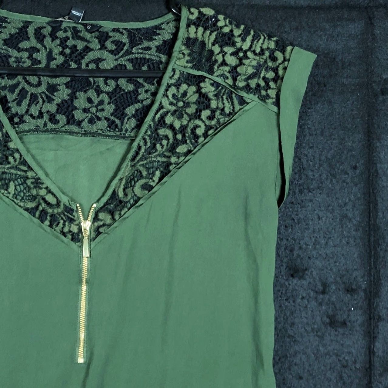 Express Express Blouse Womens V Neck Zipper Front Cap Sleeve Small Green Size S / US 4 / IT 40 - 5 Thumbnail