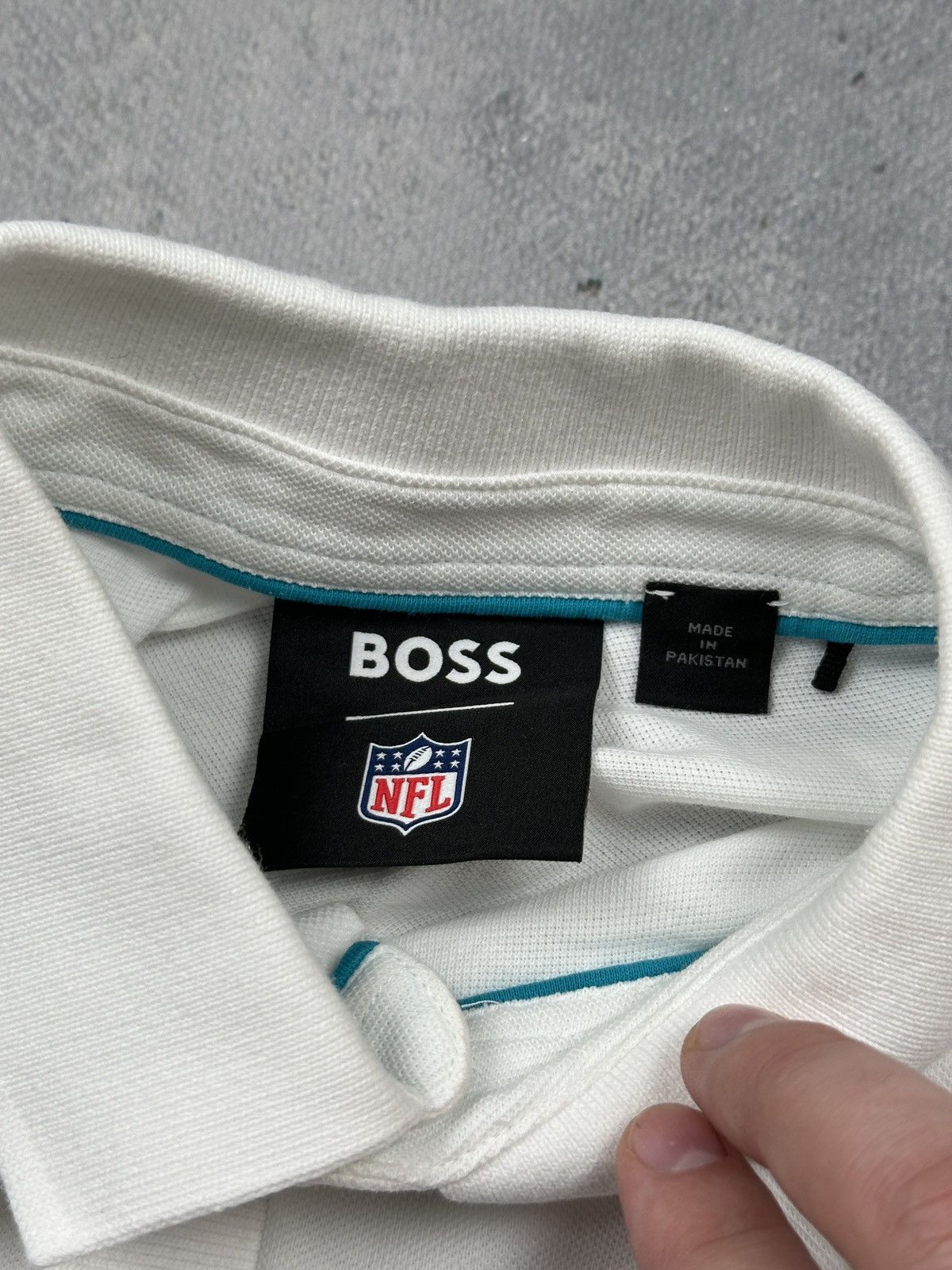 Hugo Boss Vintage Hugo Boss x NFL Miami Dolphins Polo Shirt White L Size US L / EU 52-54 / 3 - 9 Thumbnail