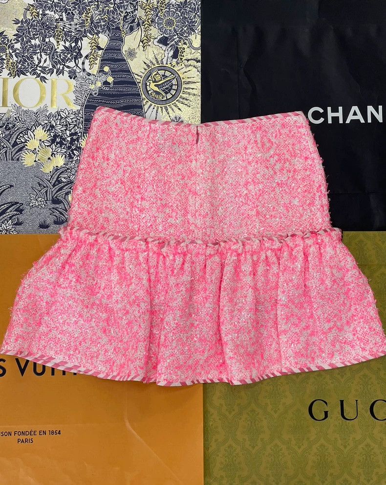 Chanel Chanel Pink tassel sequin tweed skirt Size 25" / US 0 / IT 36 - 2 Thumbnail