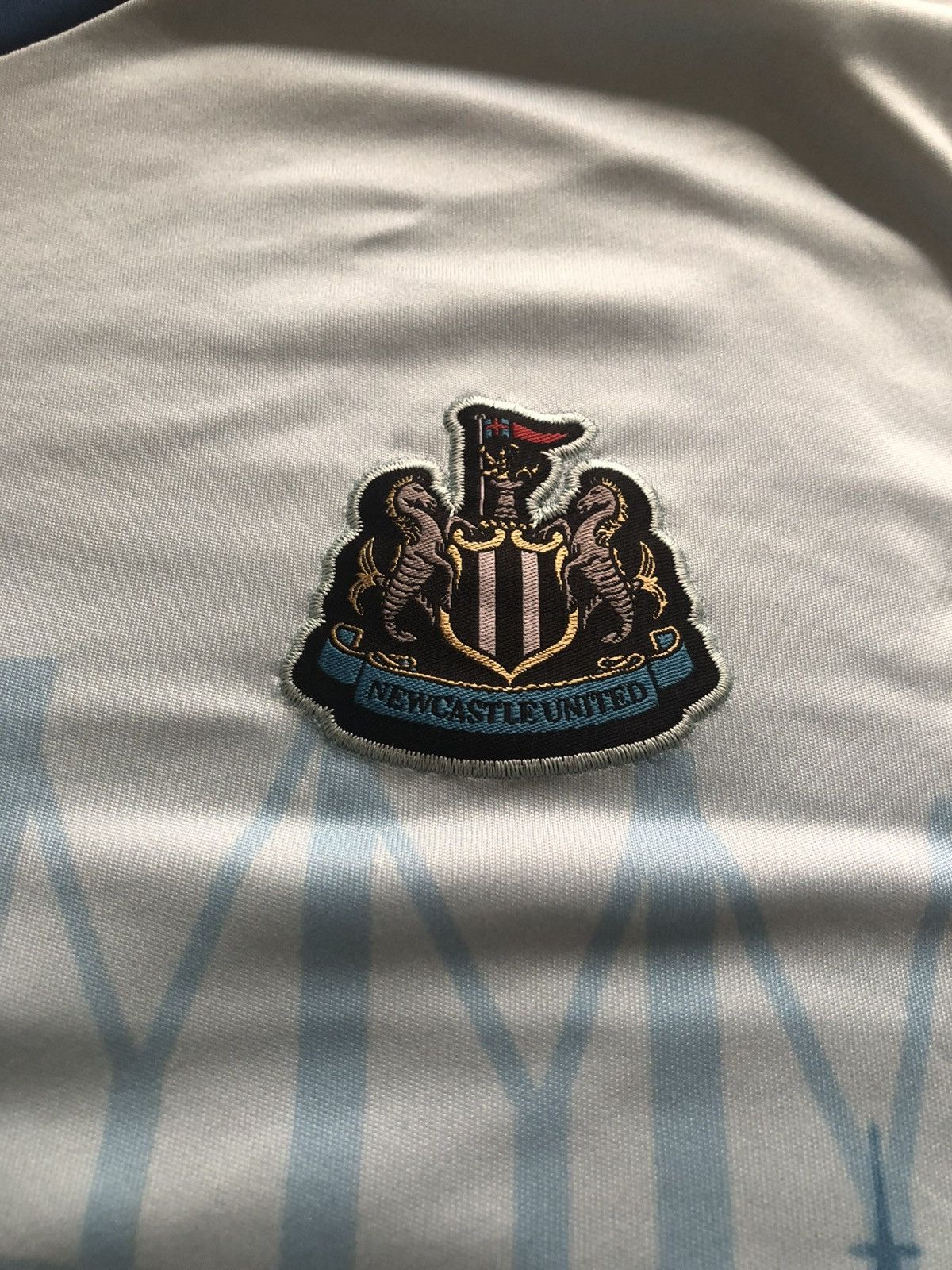 Vintage NEWCASTLE UNITED FOOTBALL VINTAGE SOCCER JERSEY Size US S / EU 44-46 / 1 - 3 Thumbnail