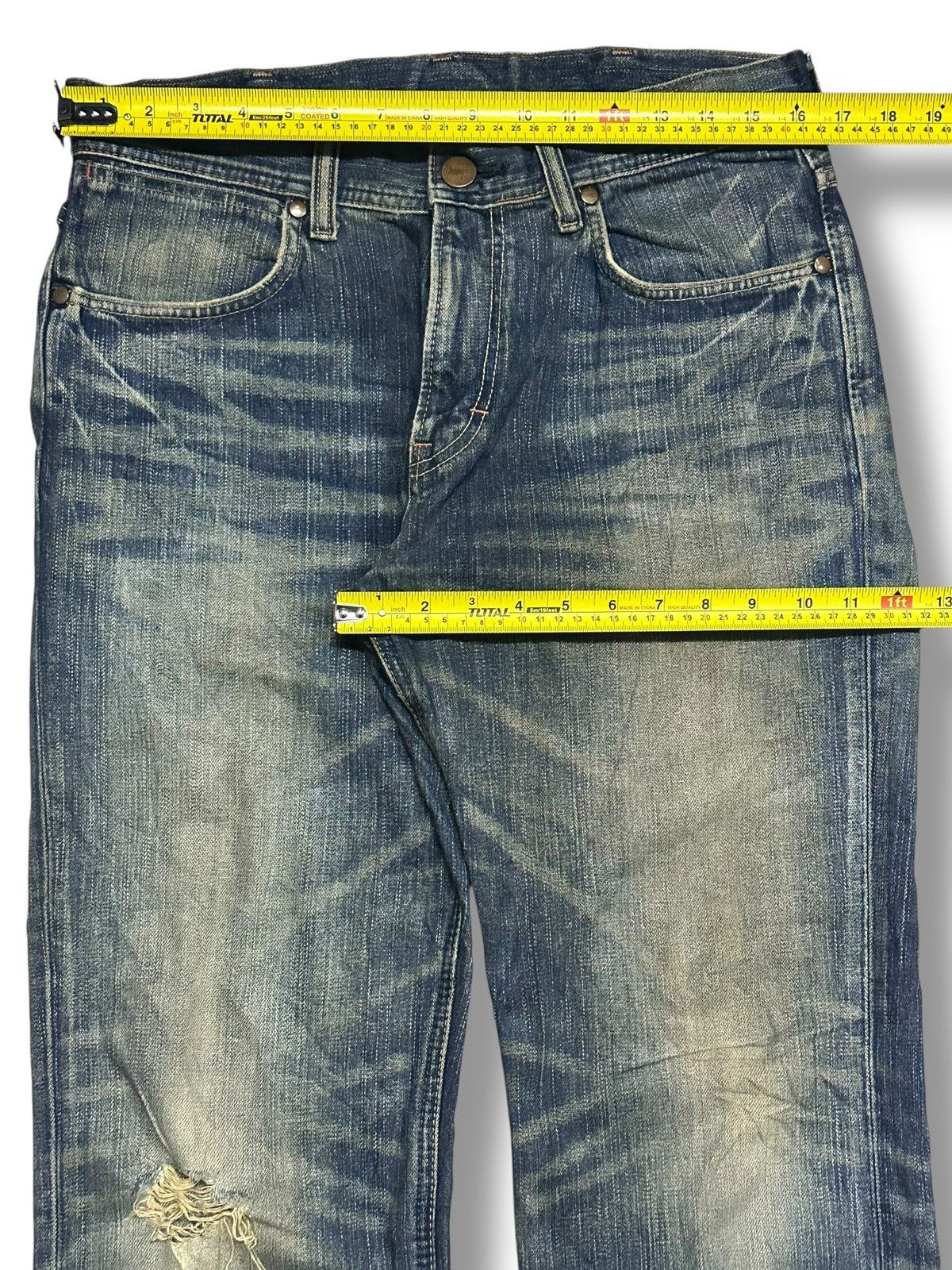 Wrangler Wrangler Vintage Distressed Baggy Loose Style With Mudwash Size US 33 - 13 Thumbnail