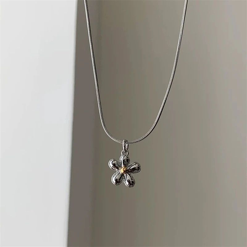 Other Fashion Sweet Cool Flower Pendant Necklaces Size ONE SIZE - 5 Thumbnail