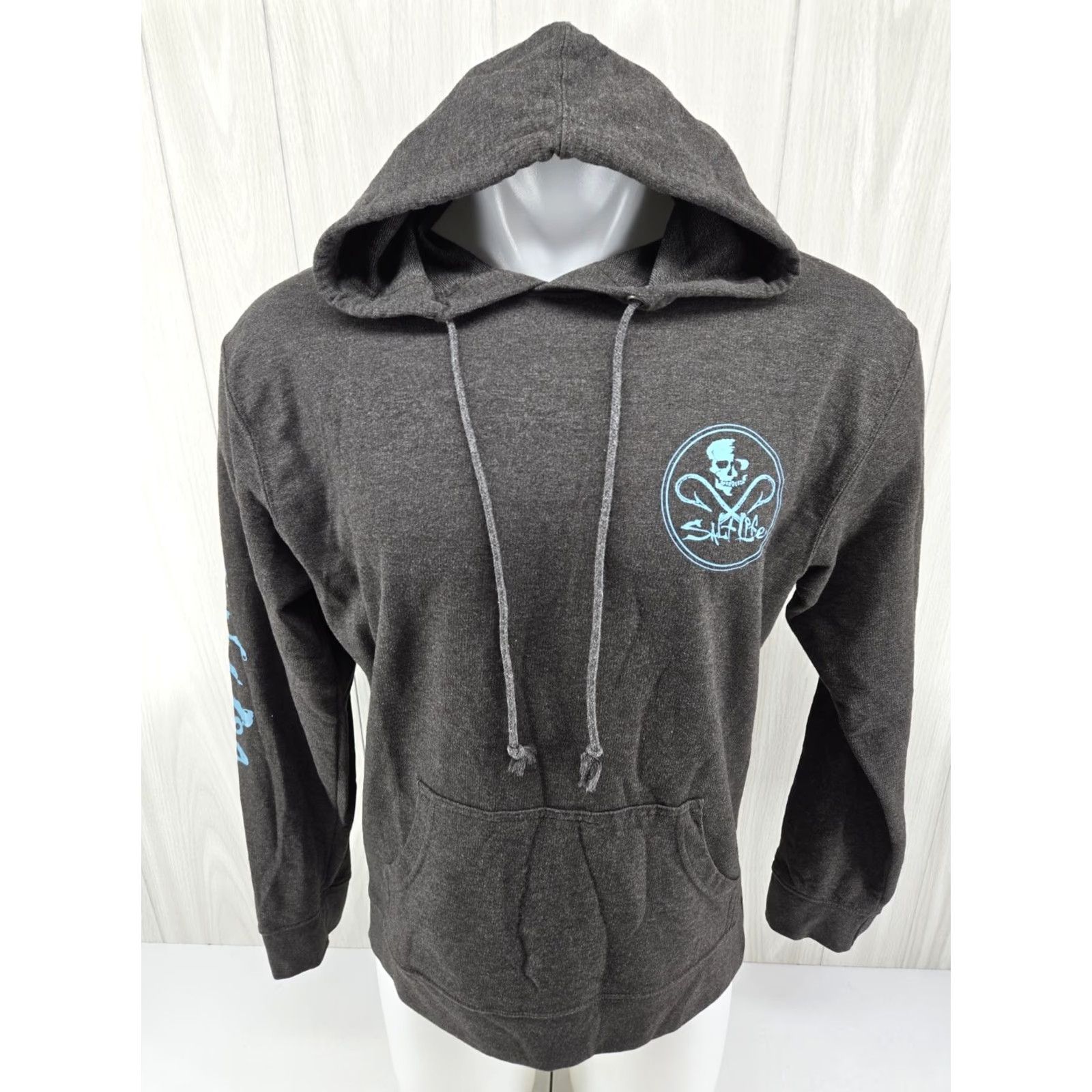 Vintage Salt Life Mens LARGE Gray Skull And Bones Graphic Hoodie Logo Kangaroo Pullover Hoodie Size US XXL / EU 58 / 5 - 2 Thumbnail