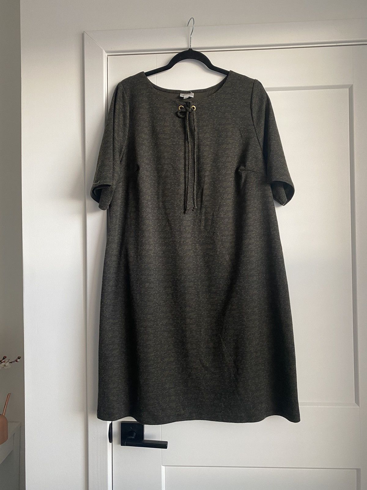 Avenue Avenue Lace Up midi dark green shirt sleeve Dress Size 22/24 Size 4XL / US 24-26 - 1 Thumbnail