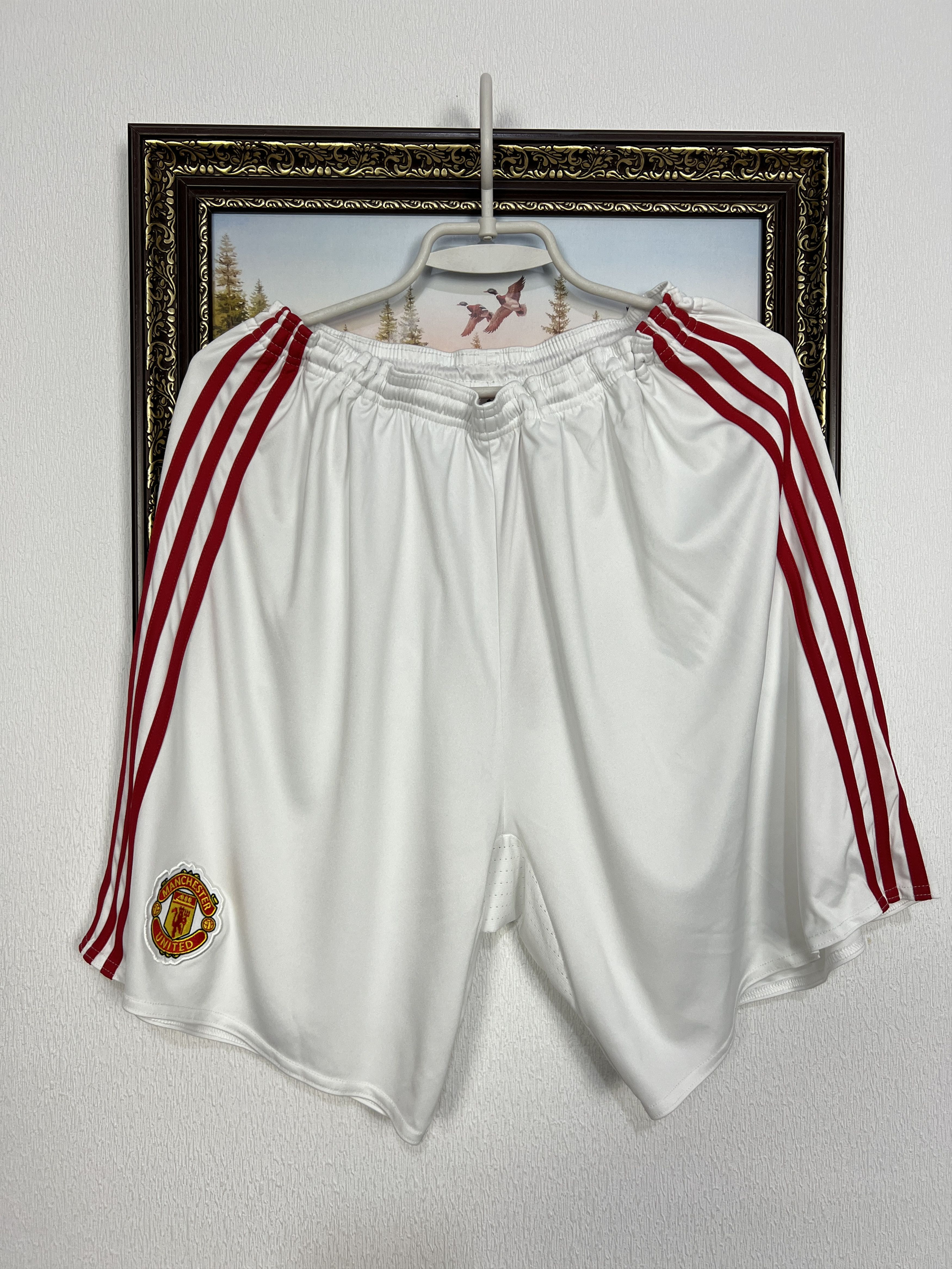 Adidas Vintage Manchester United Football Shorts Soccer Athletic Size US 36 / EU 52 - 1 Thumbnail