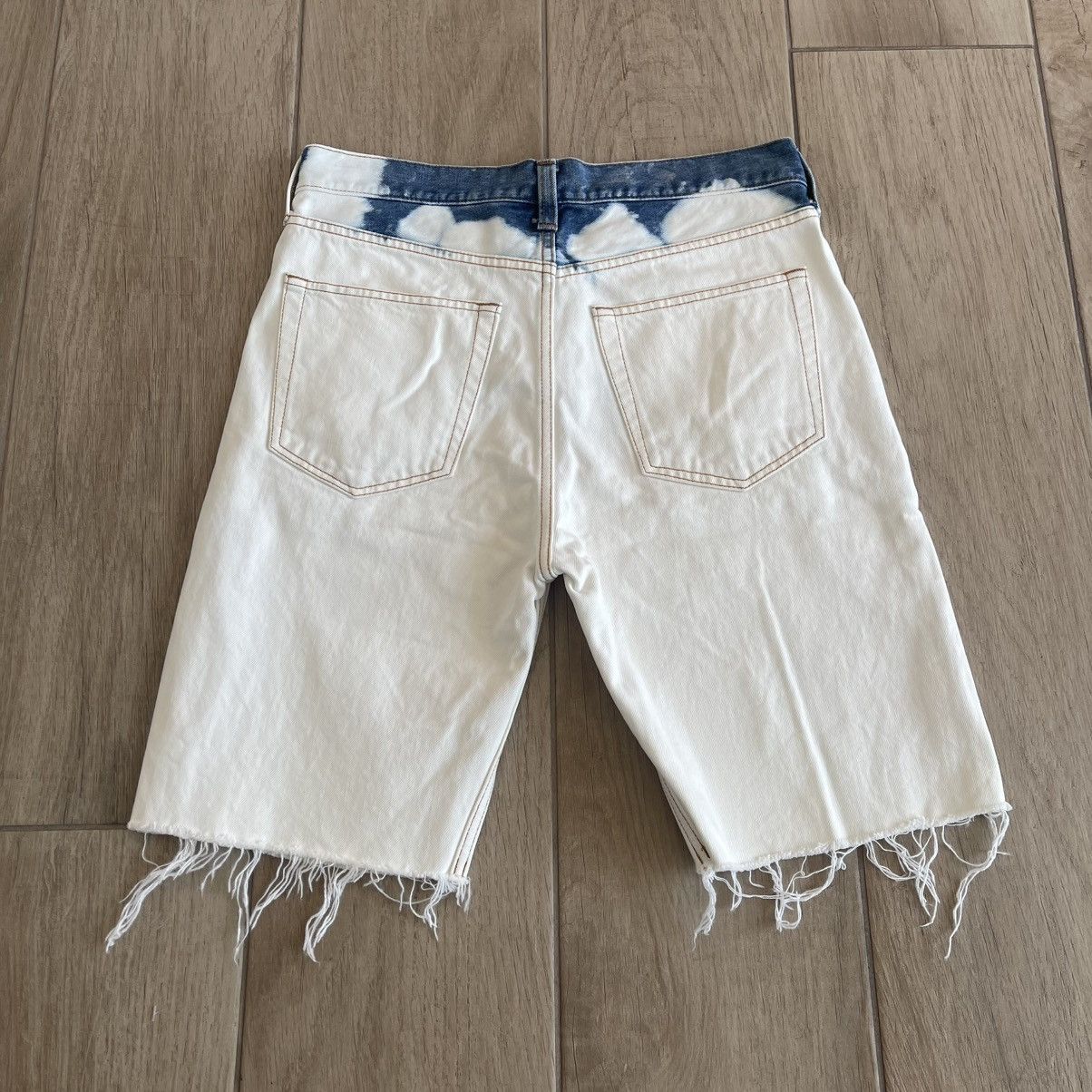 Balenciaga SS17 Frayed Bleach Denim Shorts Size US 29 - 2 Thumbnail