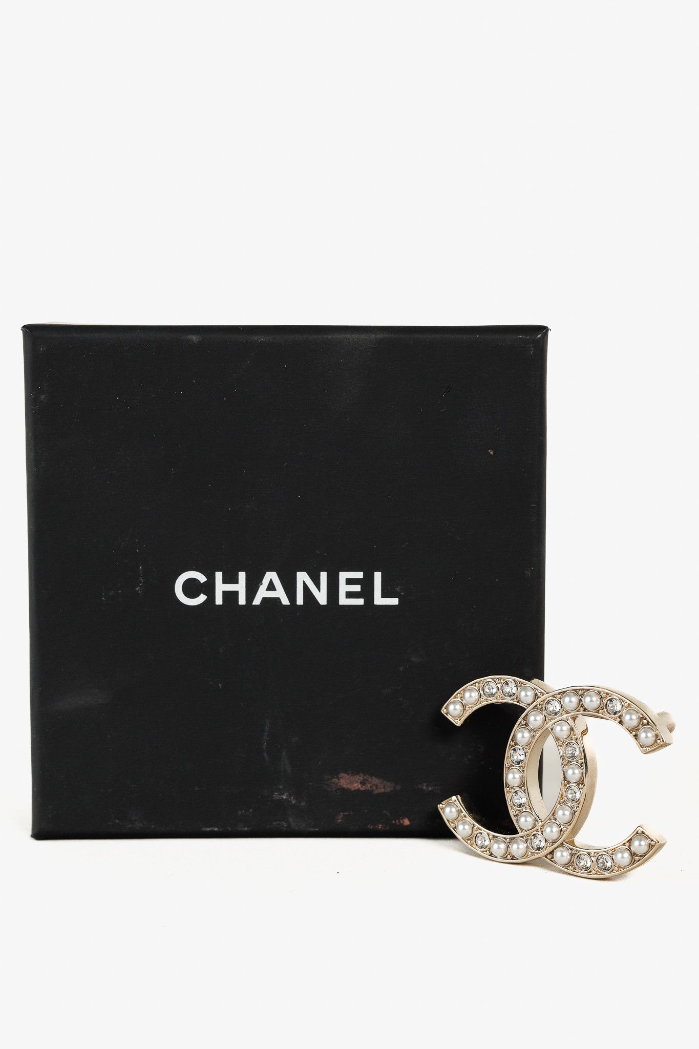Chanel Chanel Gold-Toned Pearl & Crystal Studded CC Brooch Size ONE SIZE - 6 Thumbnail