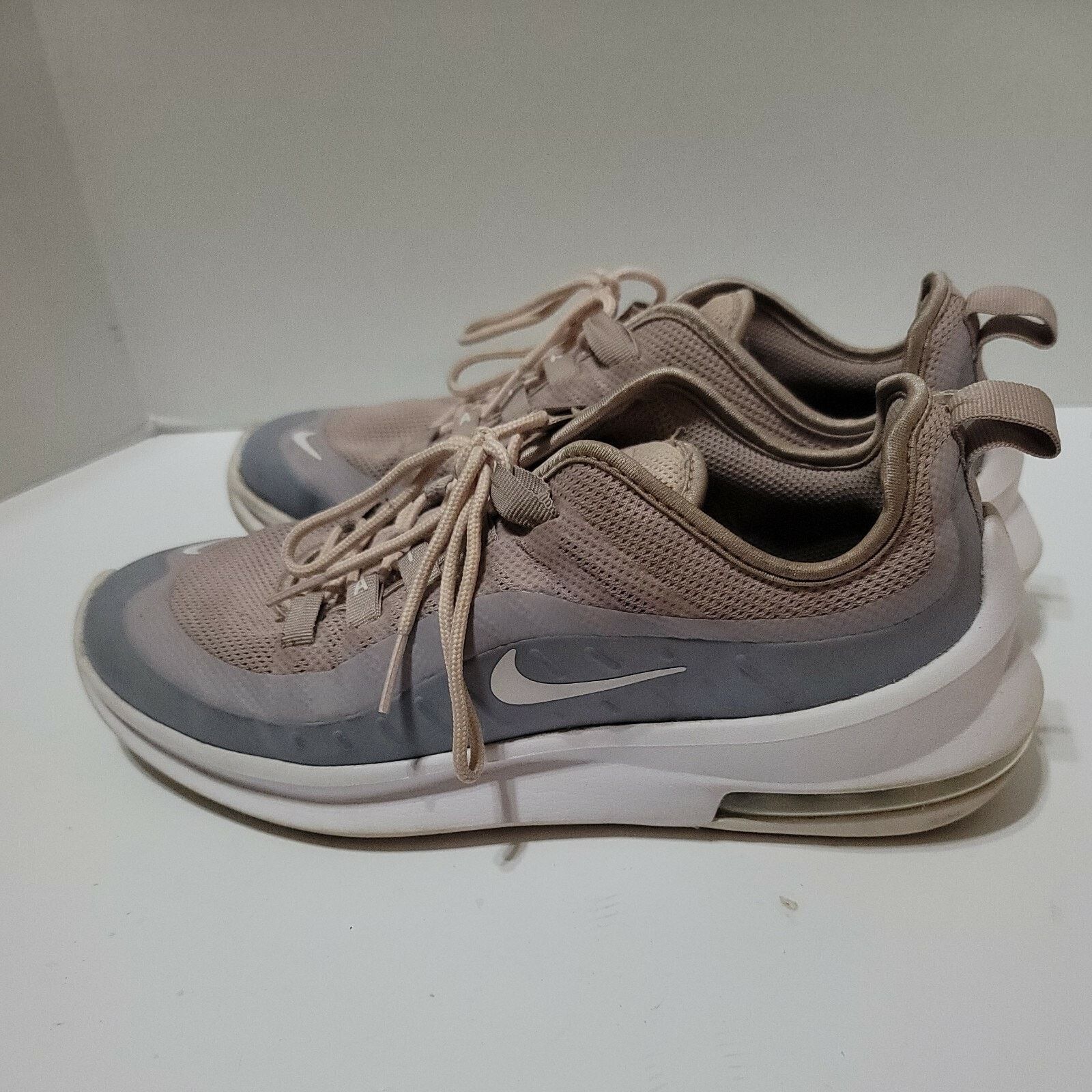 Nike Nike Womens Air Max Axis AA2168-600 Size 8.5 Particle Rose Size US 8.5 / IT 38.5 - 4 Thumbnail