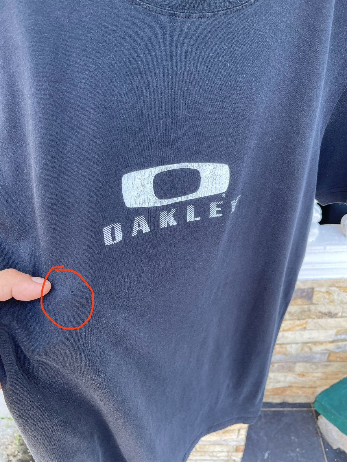 Oakley Rare🔥Vintage 09’OAKLEY Center Logo T-Shirt Size US L / EU 52-54 / 3 - 11 Thumbnail