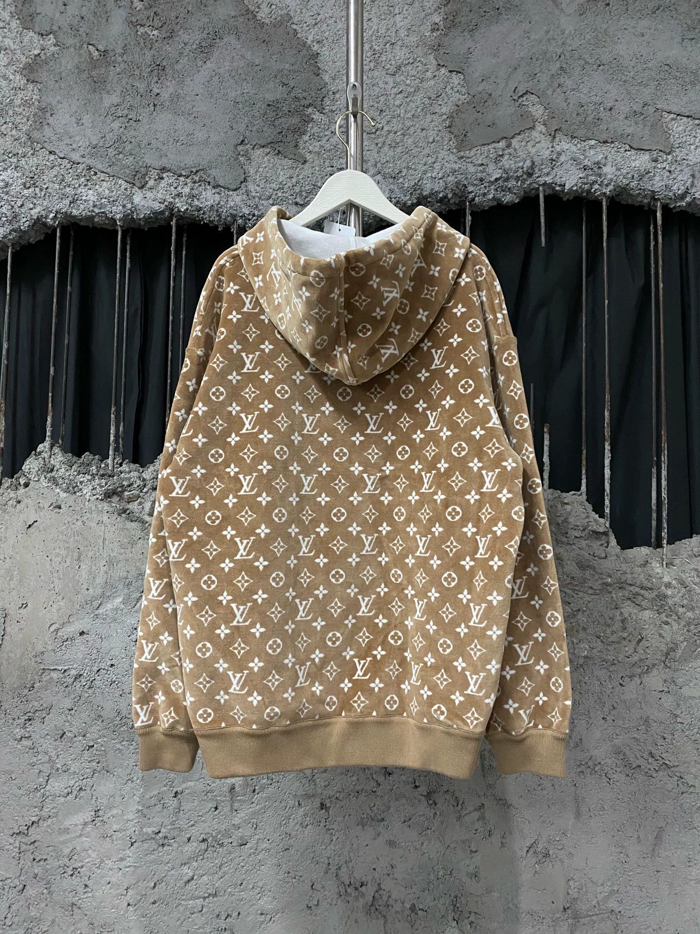 Louis Vuitton LV Velvet Monogram Hoodie S Size US S / EU 44-46 / 1 - 2 Thumbnail