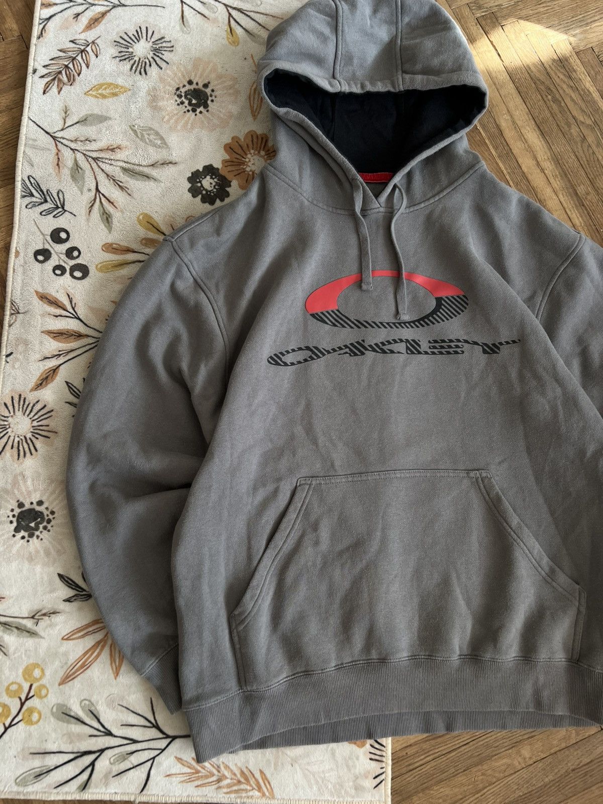 Oakley Vintage Oakley Front Logo Hoodie Size US L / EU 52-54 / 3 - 3 Thumbnail