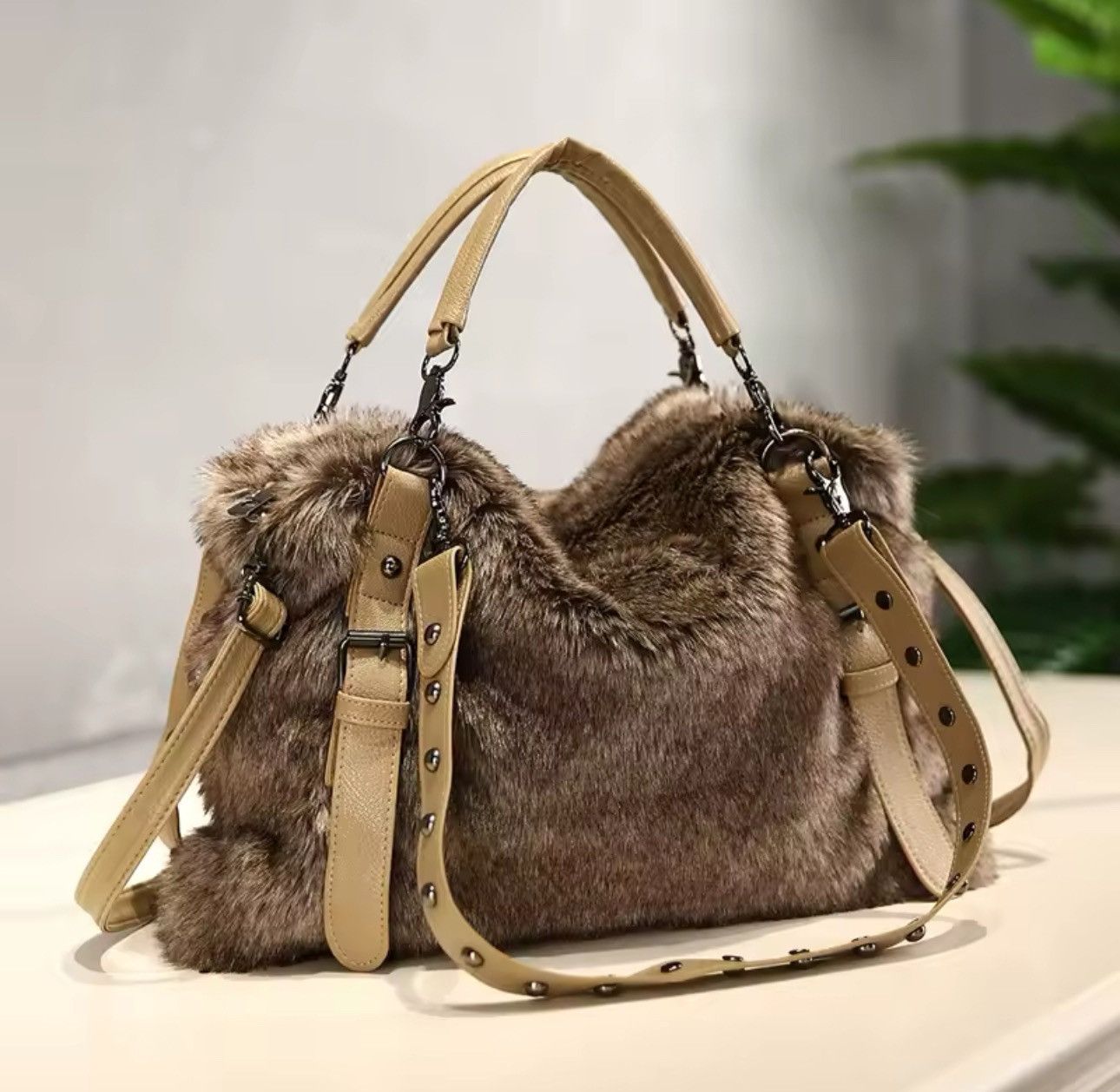 Vintage Vintage Style Fluffy Fur Plush Shoulder Bag Size ONE SIZE - 1 Thumbnail