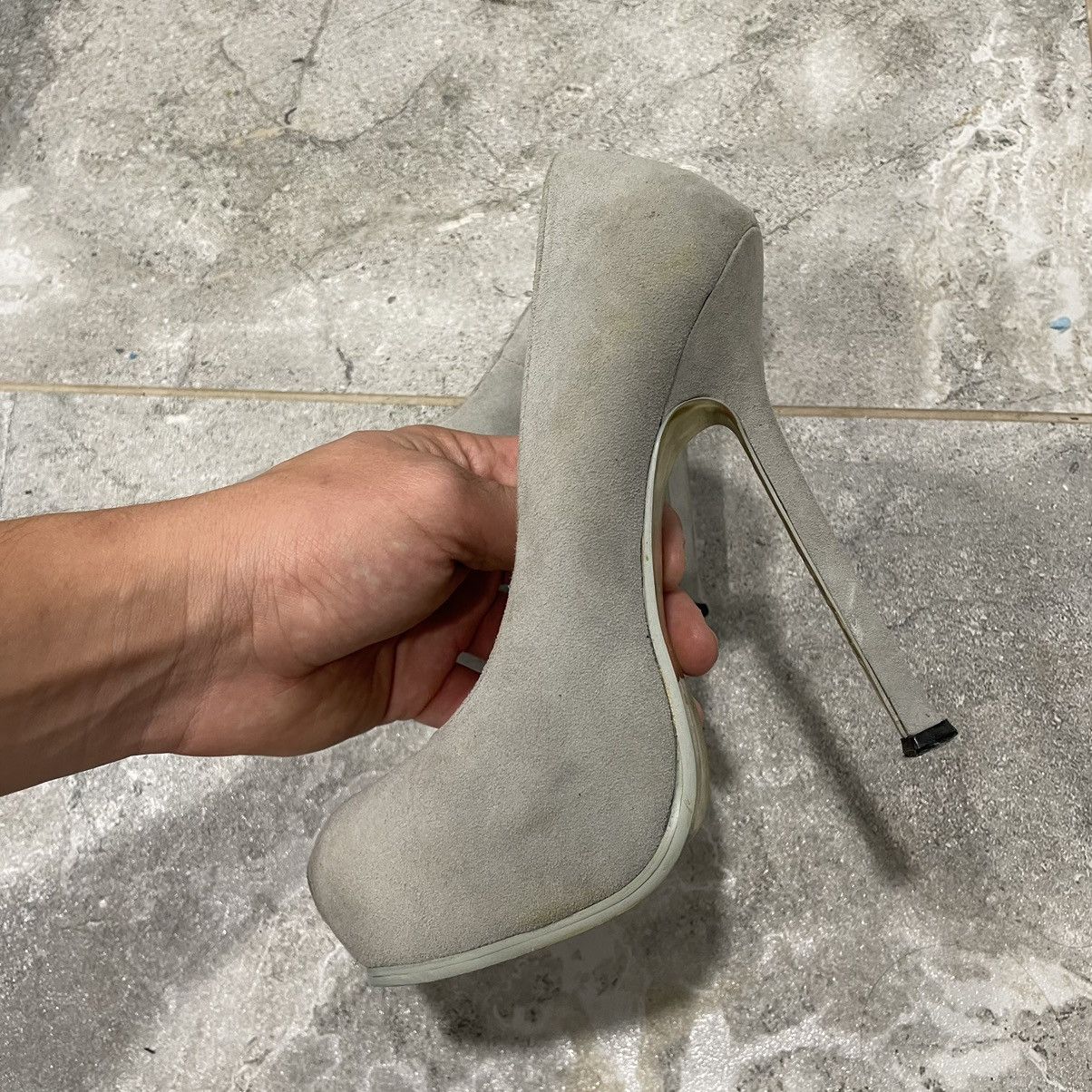 Yves Saint Laurent 35 Yves Saint Laurent Tribtoo Hair Pumps Grey stiletto heels Size US 5 / IT 35 - 4 Thumbnail