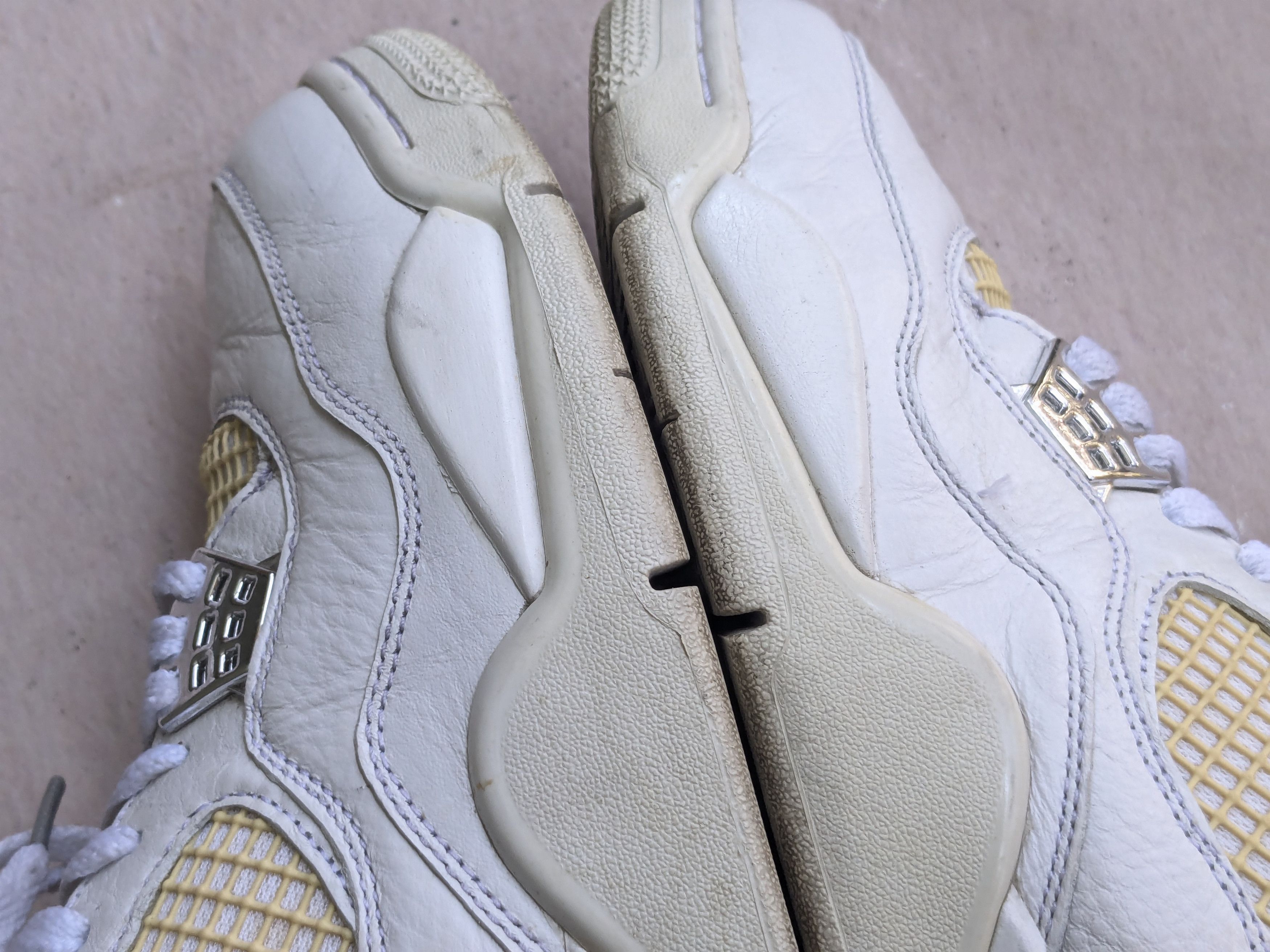 Jordan Brand Nike Air Jordan 4 Retro Pure Money 11.5 White Silver Leather Size US 11.5 / EU 44-45 - 8 Thumbnail