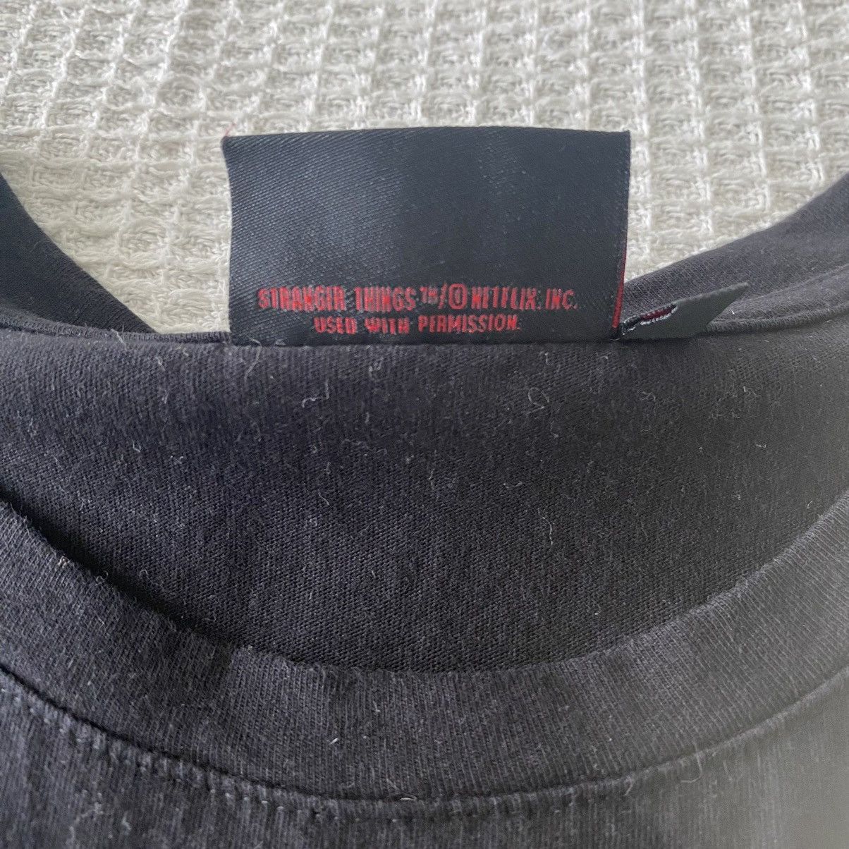 Vintage Stranger Things Netflix Movie ERD GRUNGE THRASHED VINTAGE T Size US M / EU 48-50 / 2 - 4 Thumbnail
